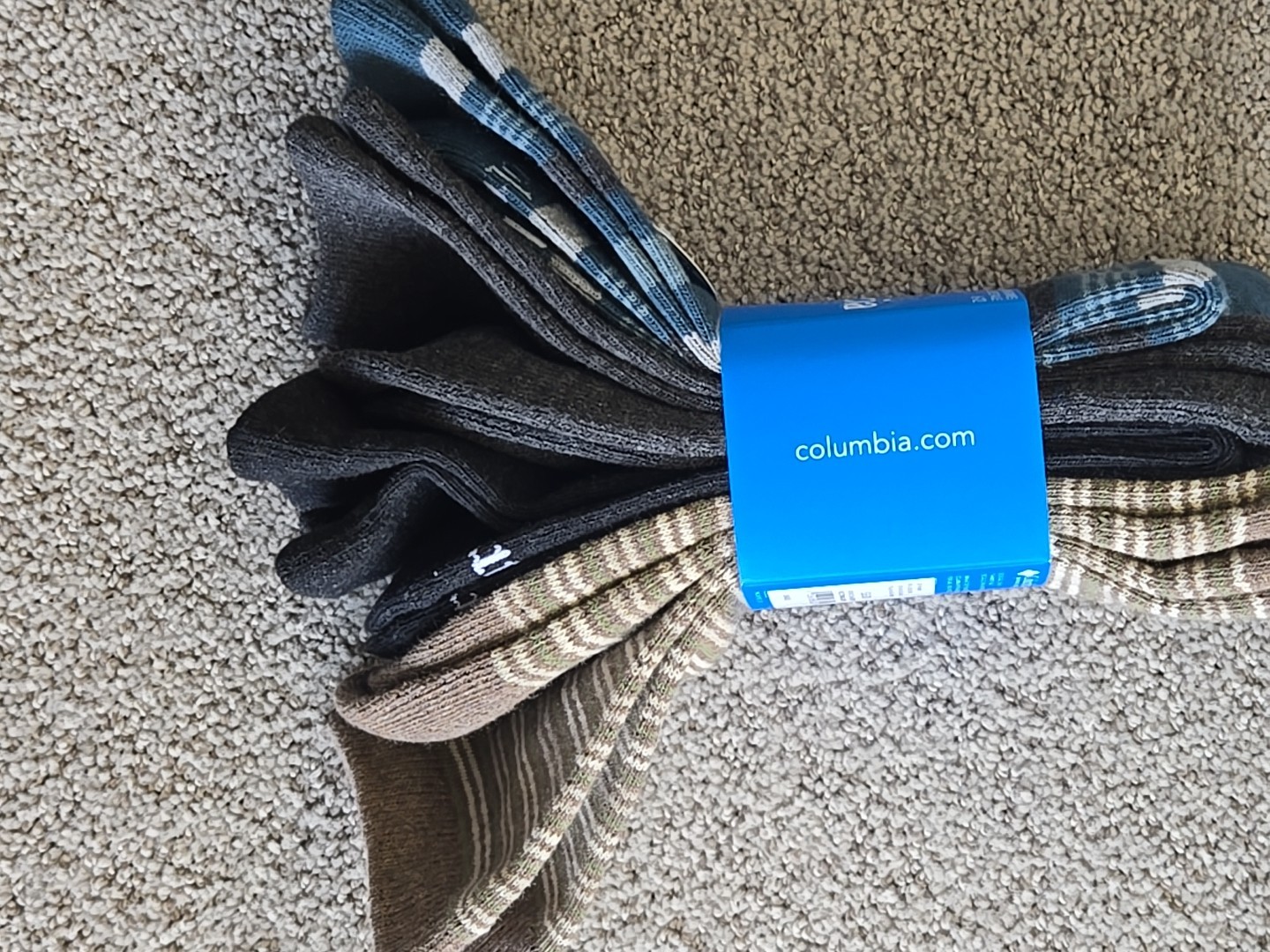 Columbia 4 Pair Every Day Crew Socks Men’s Sz 6-12 NWT Blue Black Taupe Gray