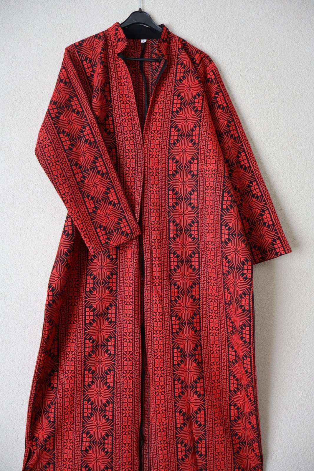 Traditional Palestinian / Jordanian Embroidered Thobe Kaftan Dress Black – WARDA