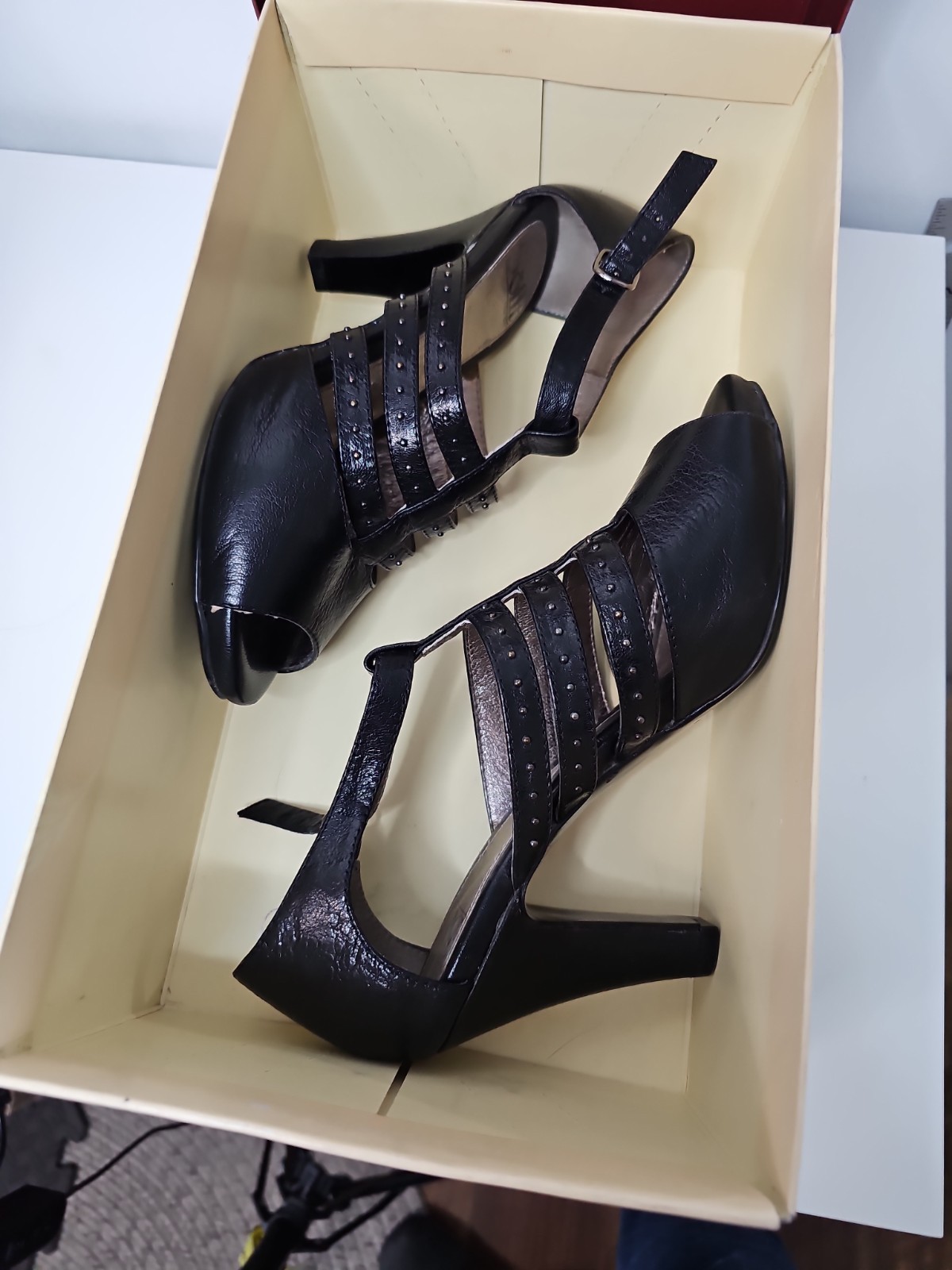 Sofft Rialto Black Strappy Open Toe Dress Sandals Women’s Size 8.5 NIB