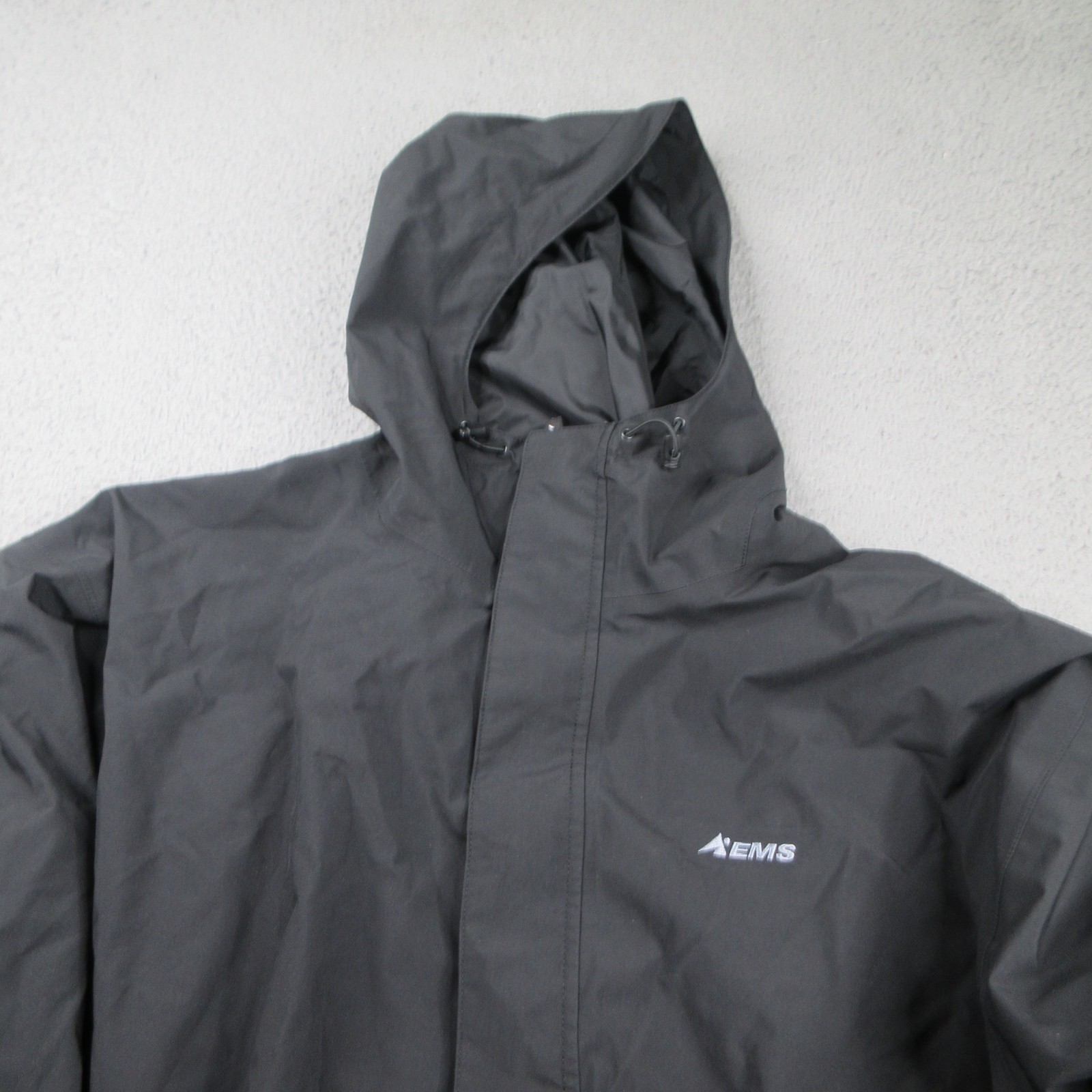 EMS Eastern Mountain Sports Goretex Rain Jacket Mens 2XL Black Full Zip Hooded
