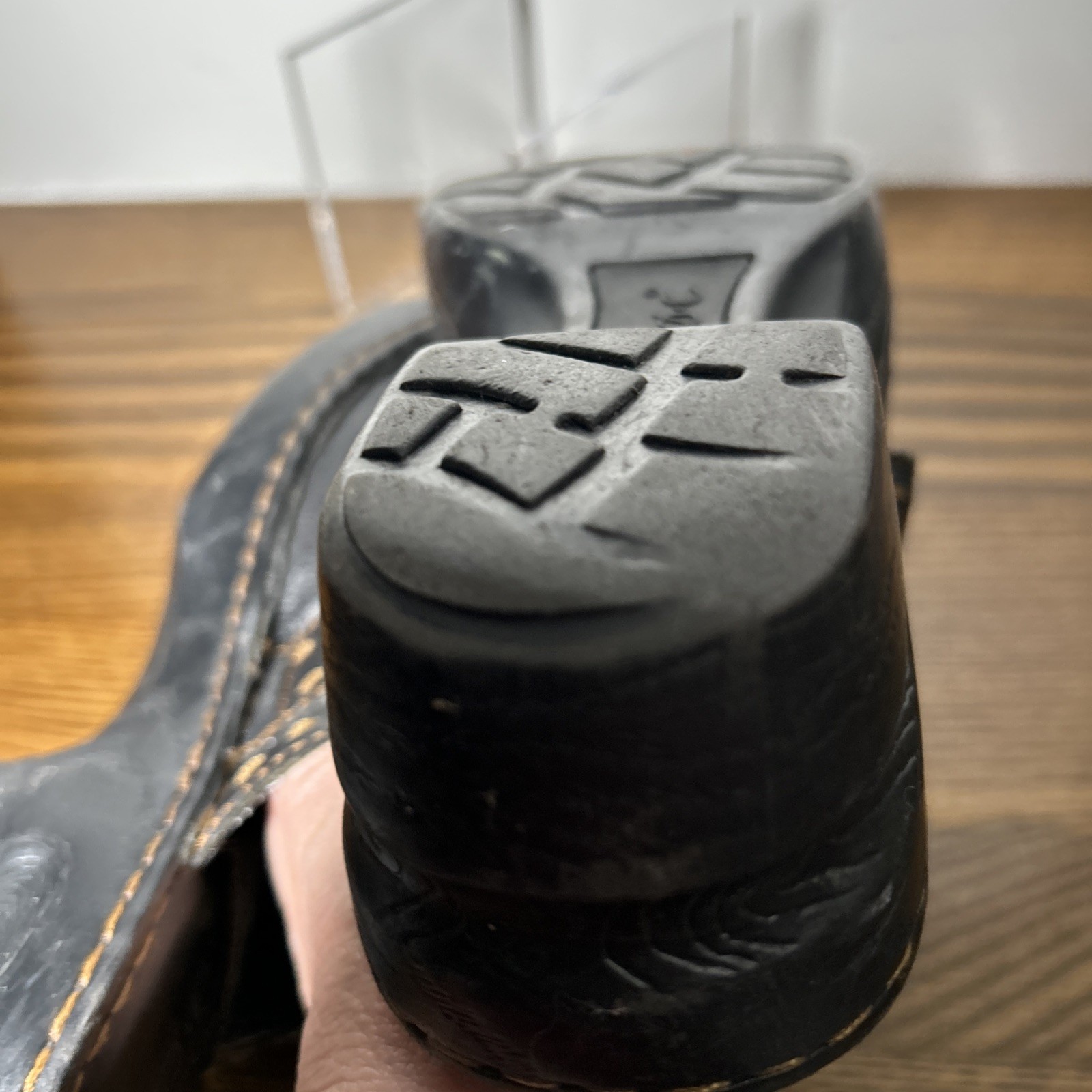 Born Black Leather Slip-On Heeled Mules BC3631 Buckle Detail Womens Size 8/39