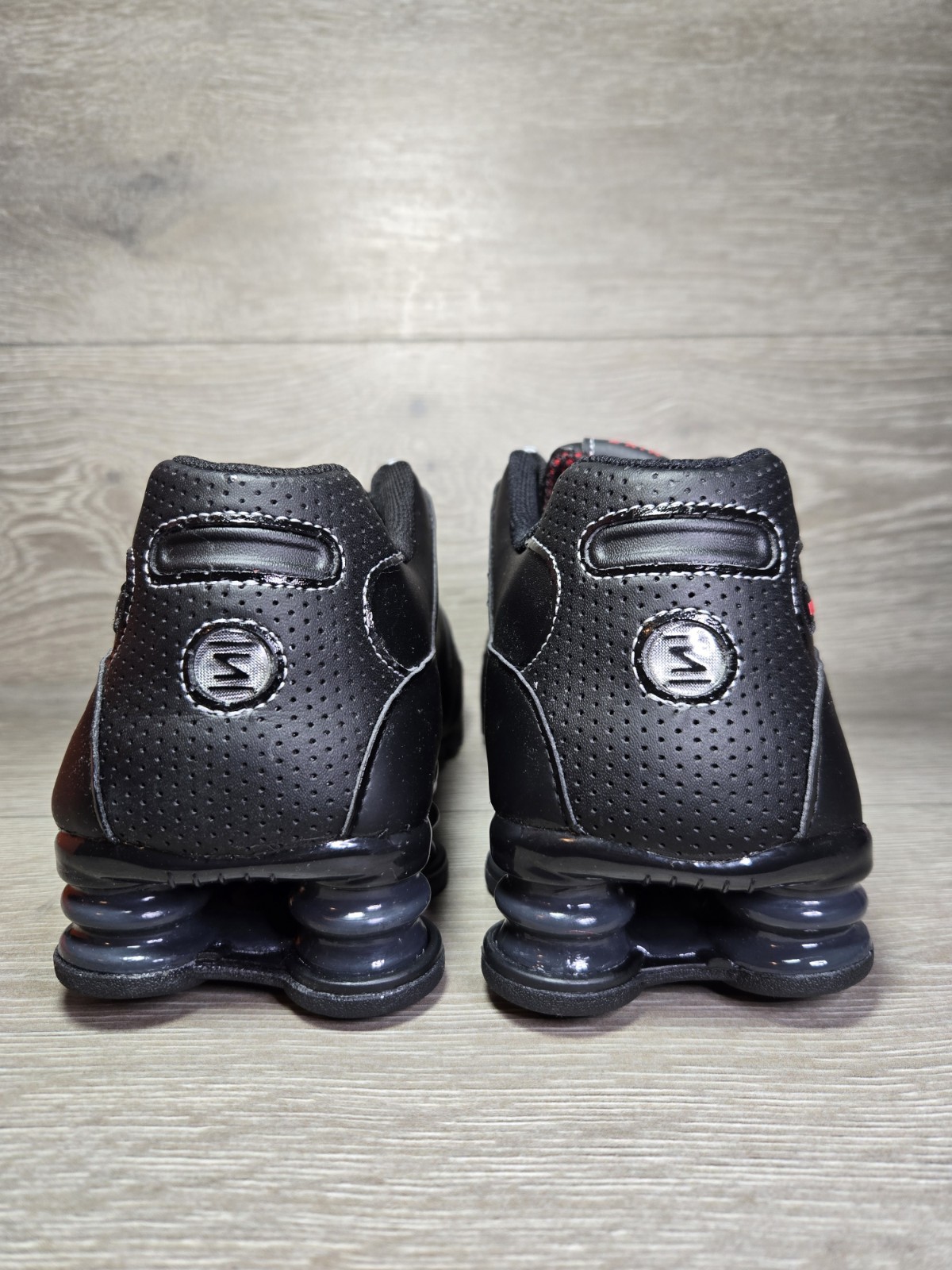 Nike Shox NZ Black / White / Varsity Red Men’s Size 10 Brand New 378341 017