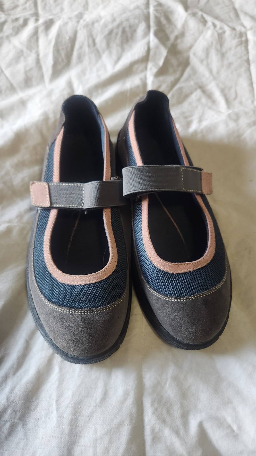 Rockport “Frann” gray and blue suede and mesh Mary Jane Shoes. Women’s 9