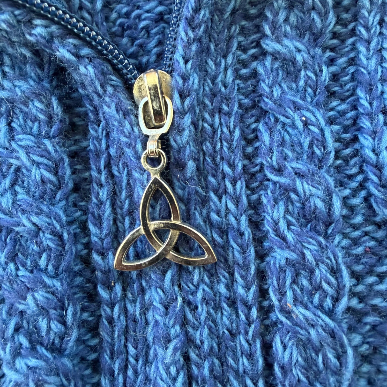 Aran Crafts Blue 100% Merino Wool Cable Knit Cardigan Sweater XL Trinity Knot