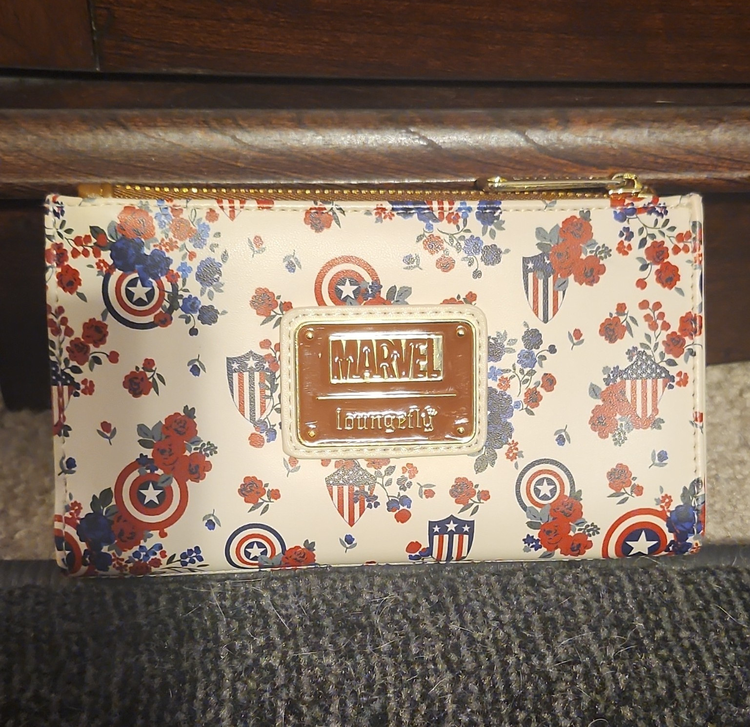 Marvel Captain America Shield Floral Wallet Card Folding Rare Exclusive