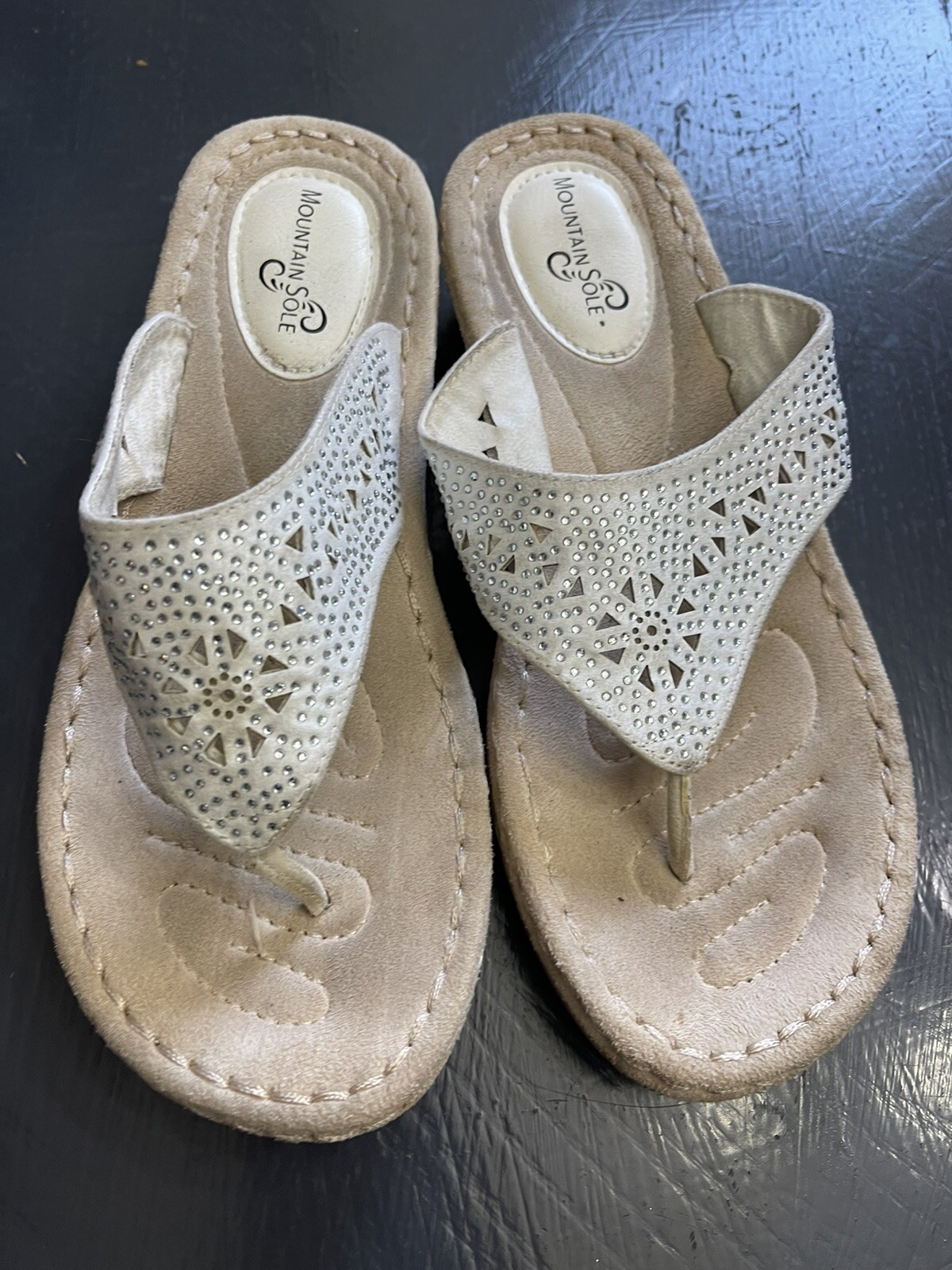 Mountain Sole Comfort Wedge Flip Flops White Rhinestone Sandals 8.5