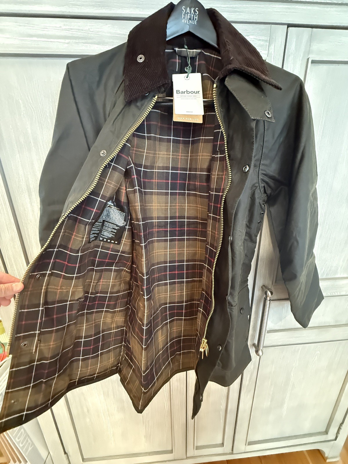 Barbour – Beaufort Waxed Jacket in UK only Archive Olive size 36