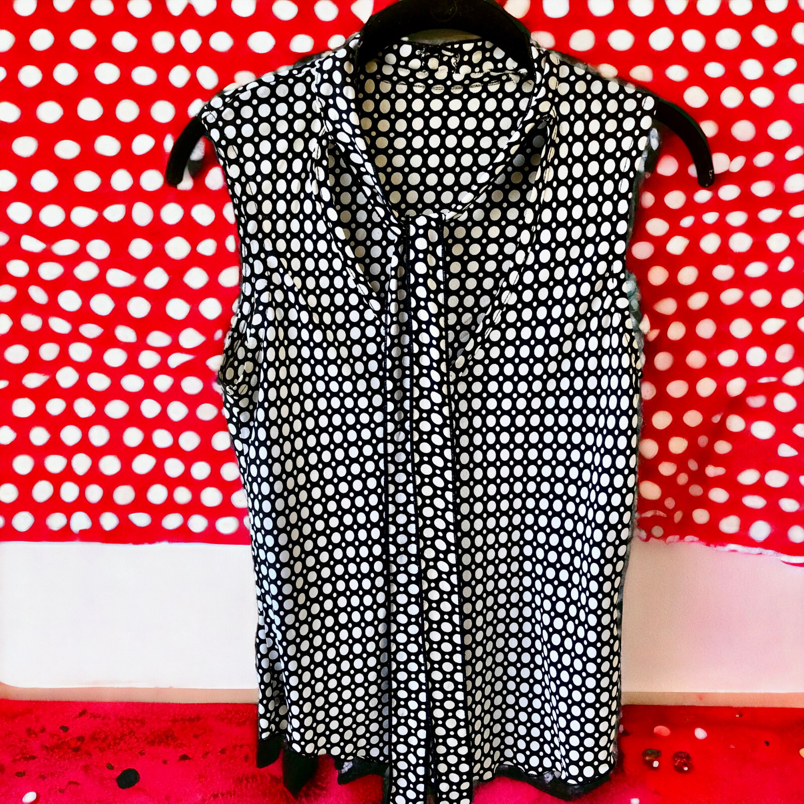 Urban Outfitters Sleeveless Top Blouse Womens size Medium Poka Dot Neck Tie
