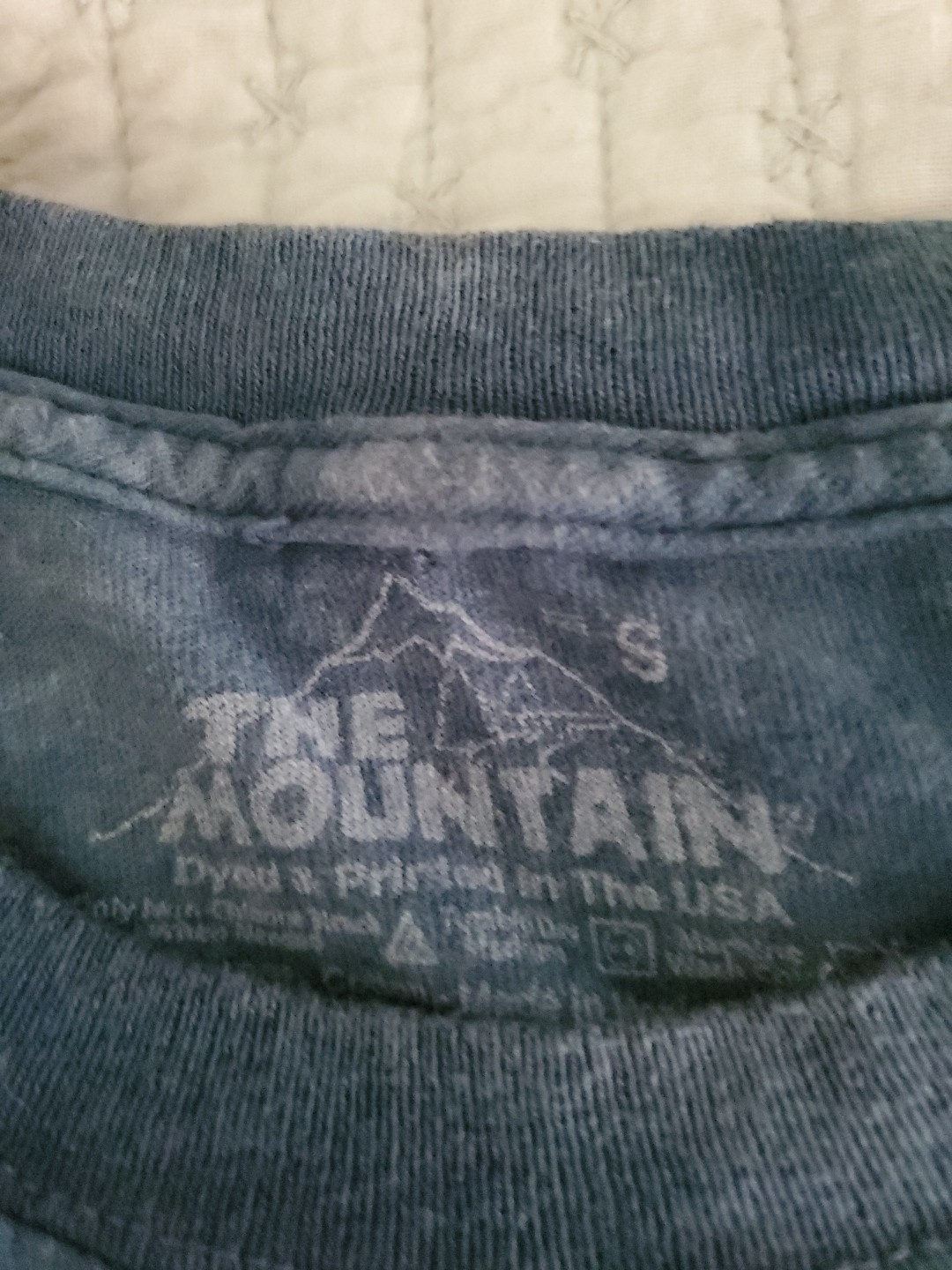 The Mountain Horse T Shirt Size Small Unisex Wild Horses 2012 “Find 15 Horses”
