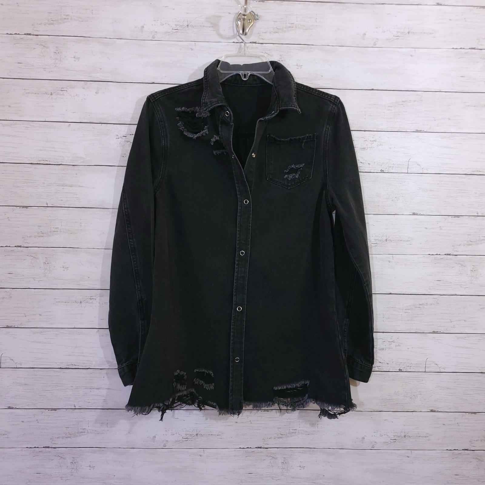 Black Distressed Denim Shirt Frayed Hem Long Sleeve Snap Front Womens Size Small