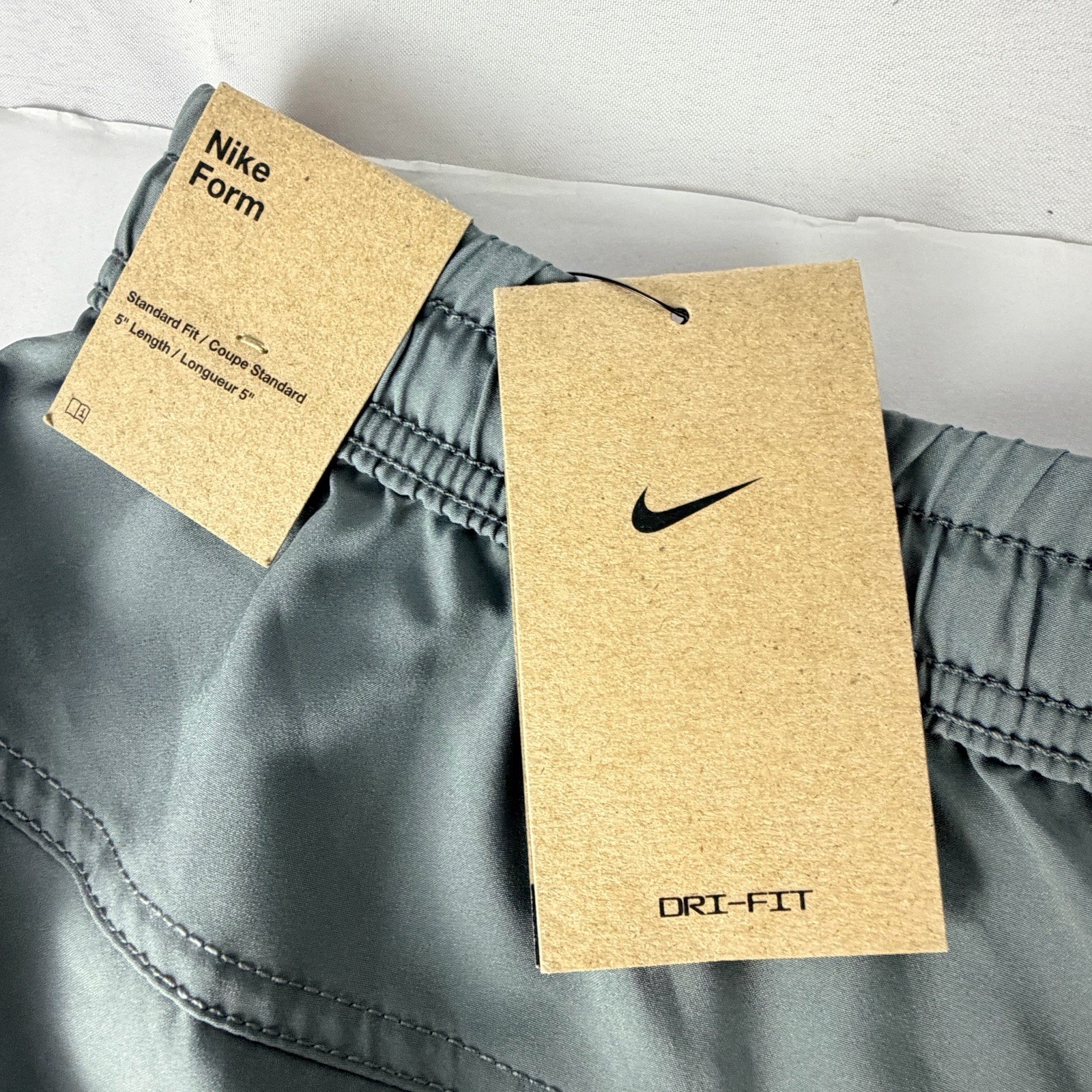 Nike Form Dri-Fit Unlined Versatile Shorts 5″ Men’s Size L Grey FN4347-084 NWT