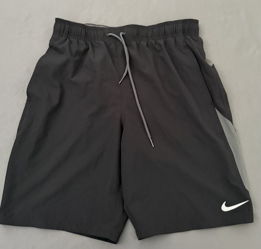 Nike Core Contend Volley Swim Trunks Men’s Size Medium Black Drawstring Lined