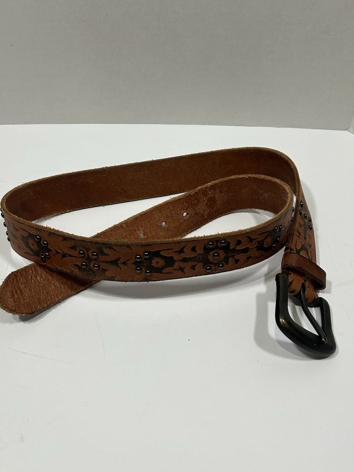LEVI STRAUSS SIGNATURE STAMPED TOOLED BROWN LEATHER BELT BRASS STUDS 38-40 (43”)