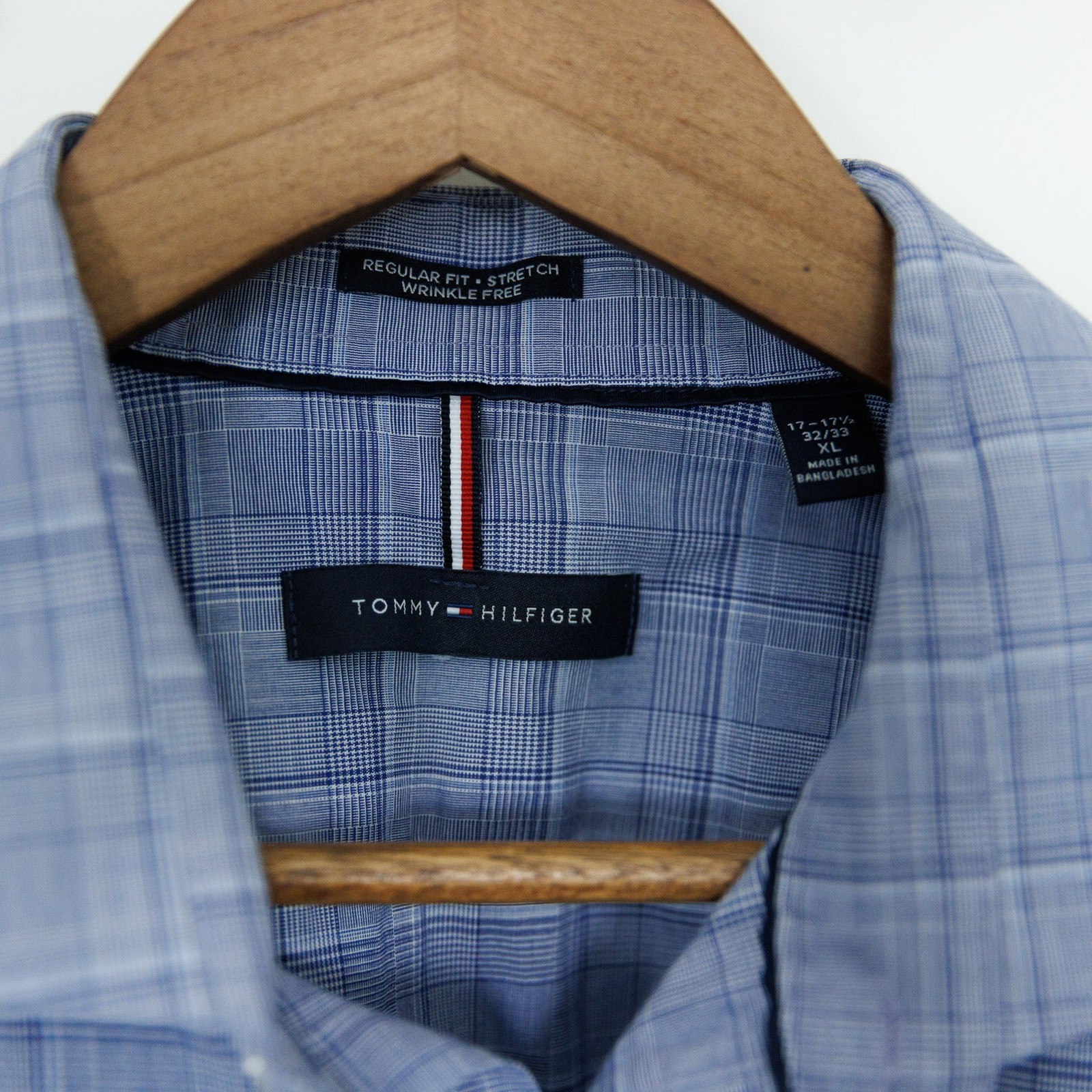 Tommy Hilfiger Mens XL Blue Plaid Button Down Shirt Regular Fit Wrinkle Free