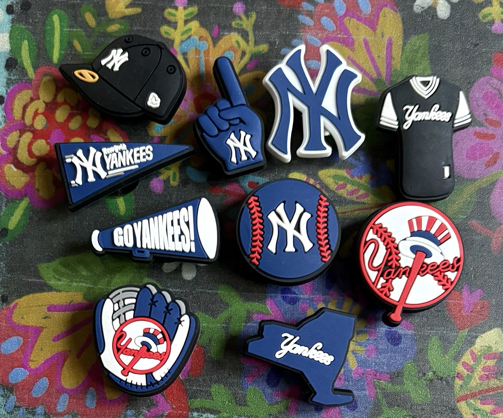 10 Piece NEW YORK Baseball Team Shoe Charms Clog Decorations PVC NEW