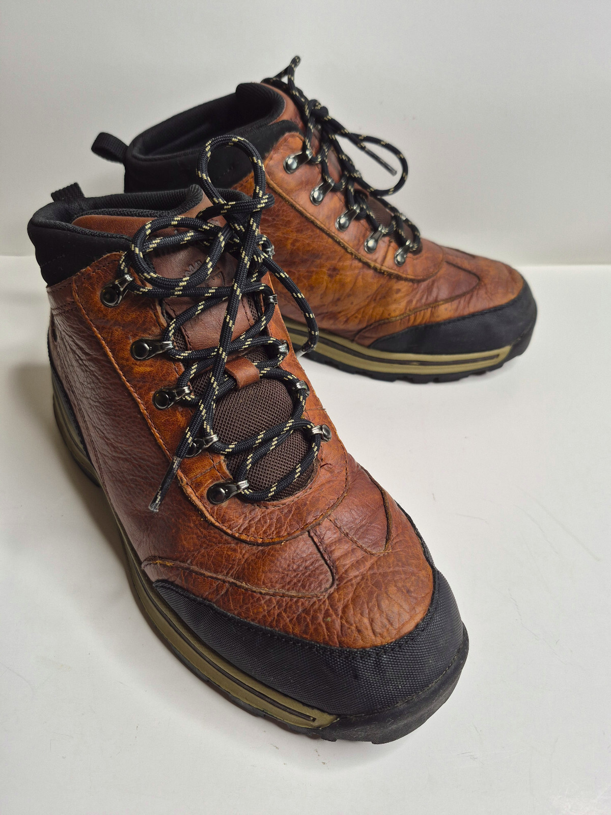 Timberland Brown Leather Boots Mid Top Lace Up Rugged Boys Size 5