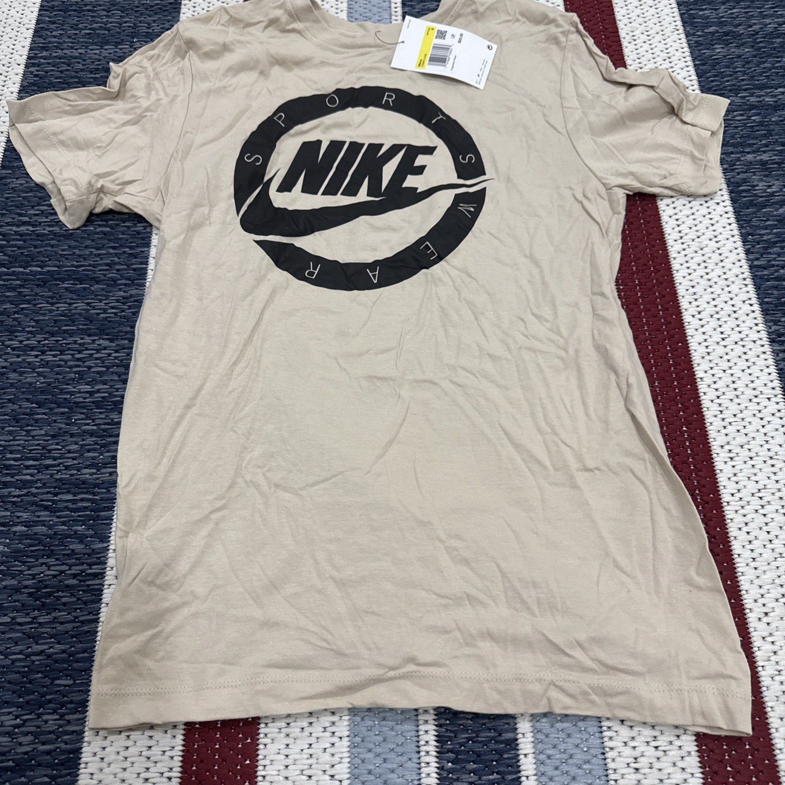Nike T-Shirt Men’s Sz S Nike Tee Graphic Logo Tee Short Sleeve NWT FD6670-206
