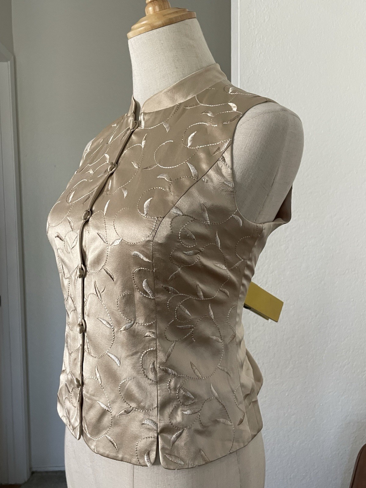 Ann Taylor LOFT Silk Brocade Buttoned Blouse 4P Petite Champagne