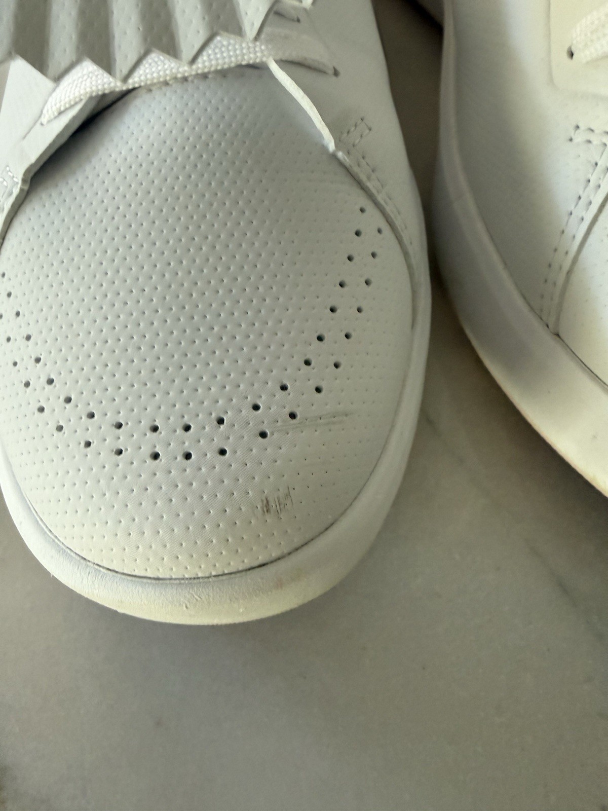 G/FORE Gallivanter Leather Golf Sneakers White/Pink Fringe Low Top Lace-Up