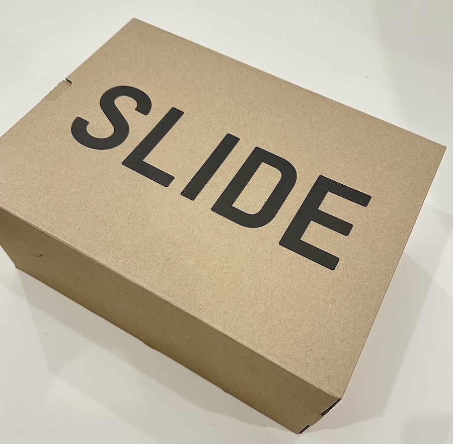 NEW IN BOX adidas Yeezy Slides Dark Onyx ID5103 Men’s Size 11