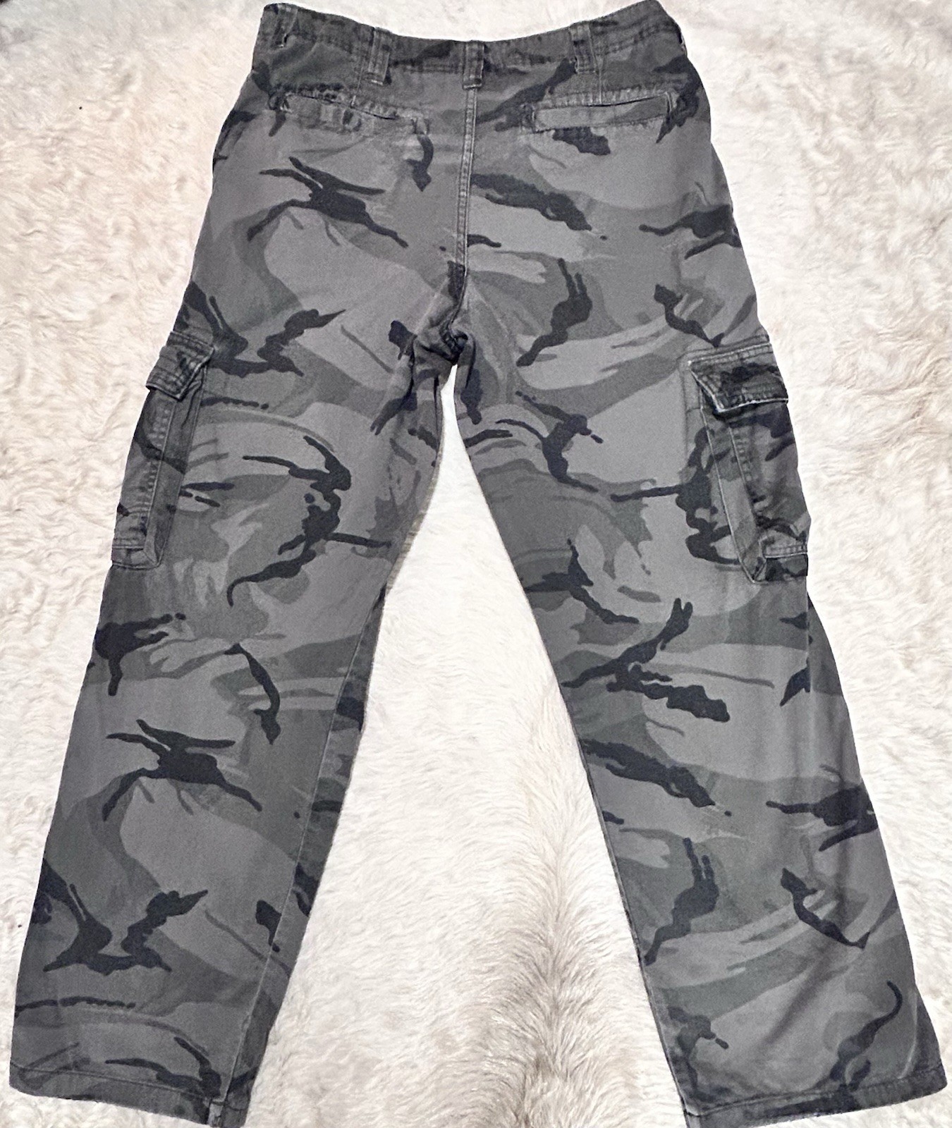 Wrangler Cargo Camo Distressed