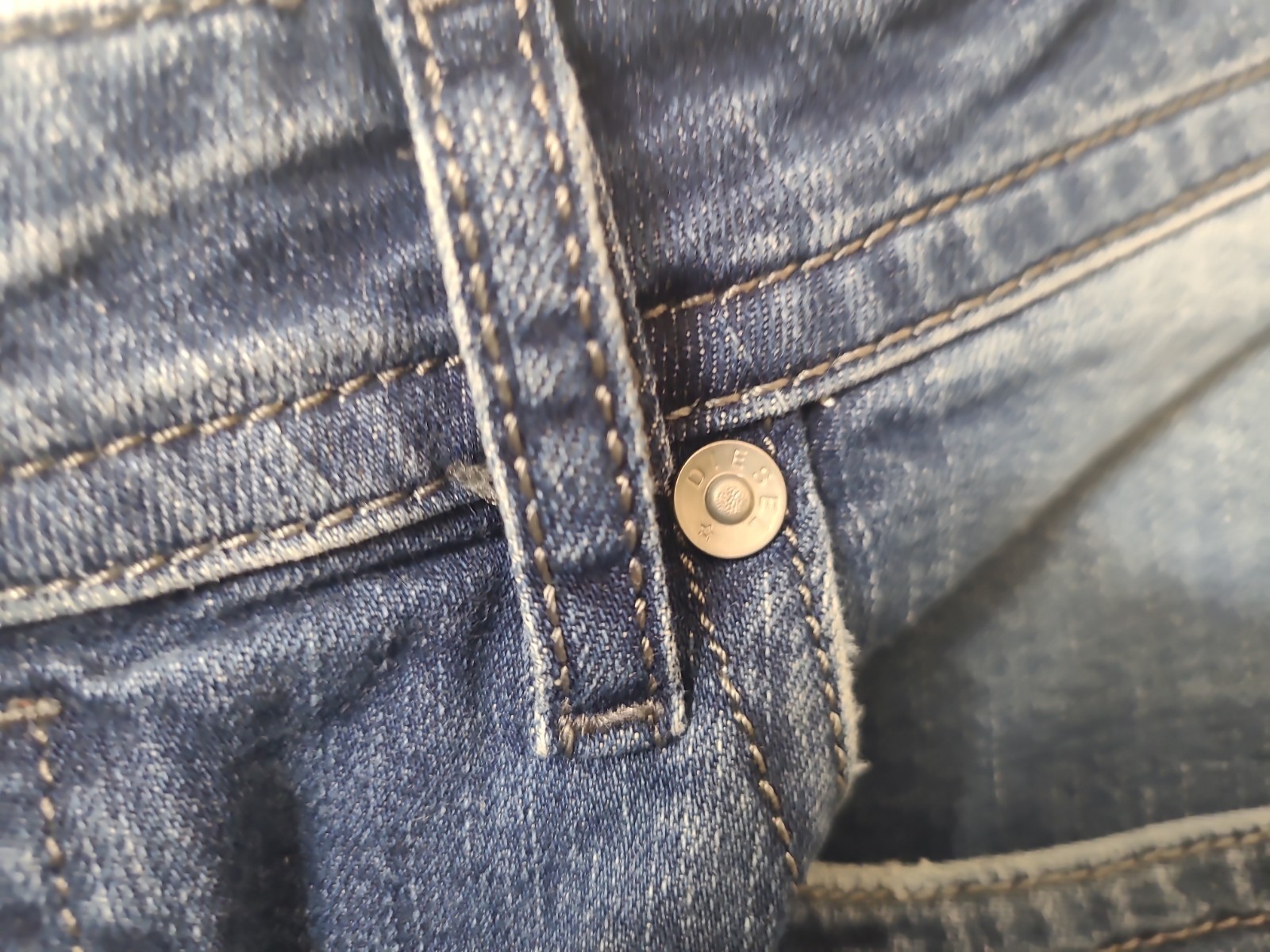 Diesel, Buster, Jean W33XL31