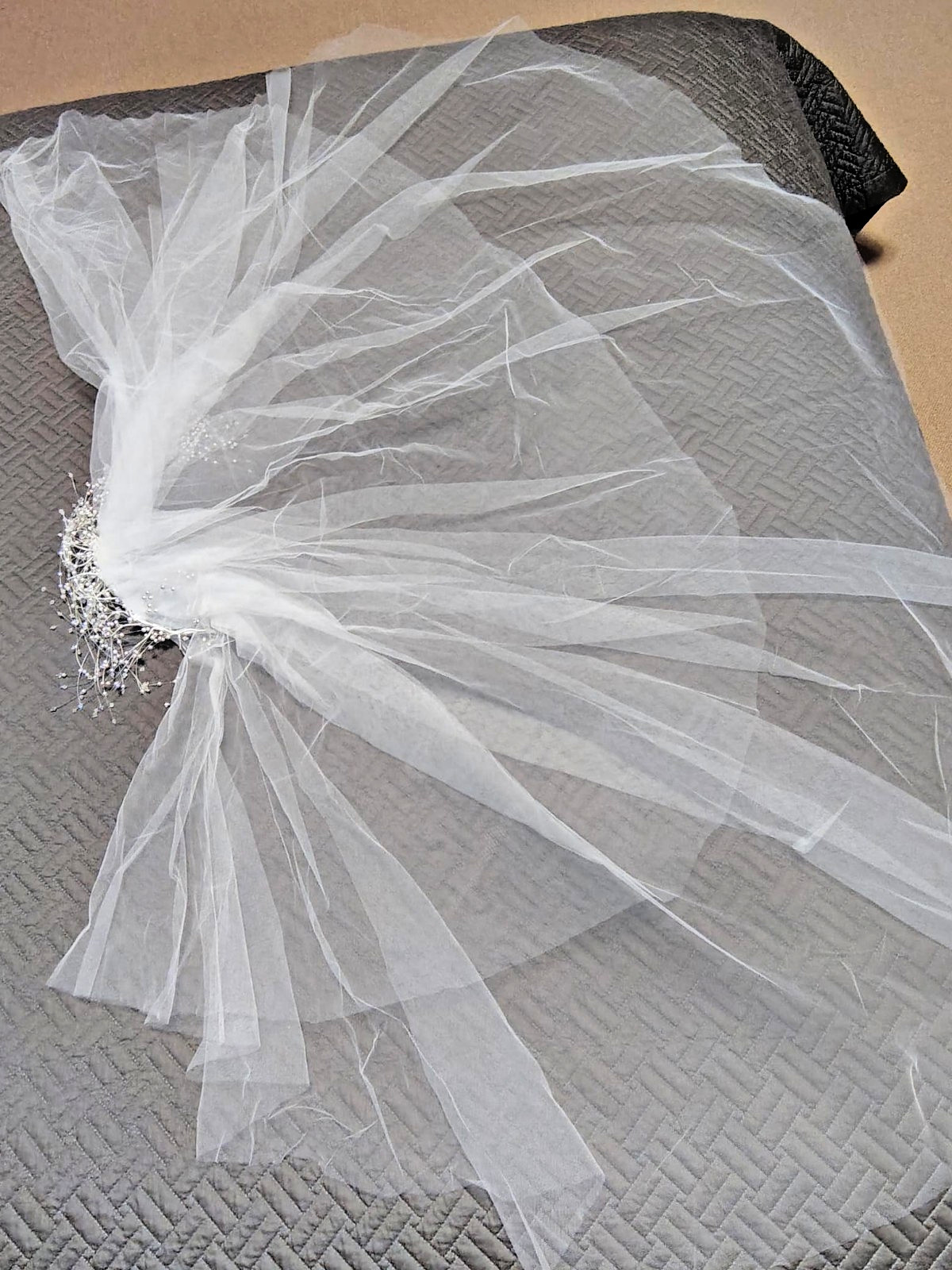 Kleinfeld Bridal Veil 35” Soft white/Ivory Tulle with Crystal Beaded Spray