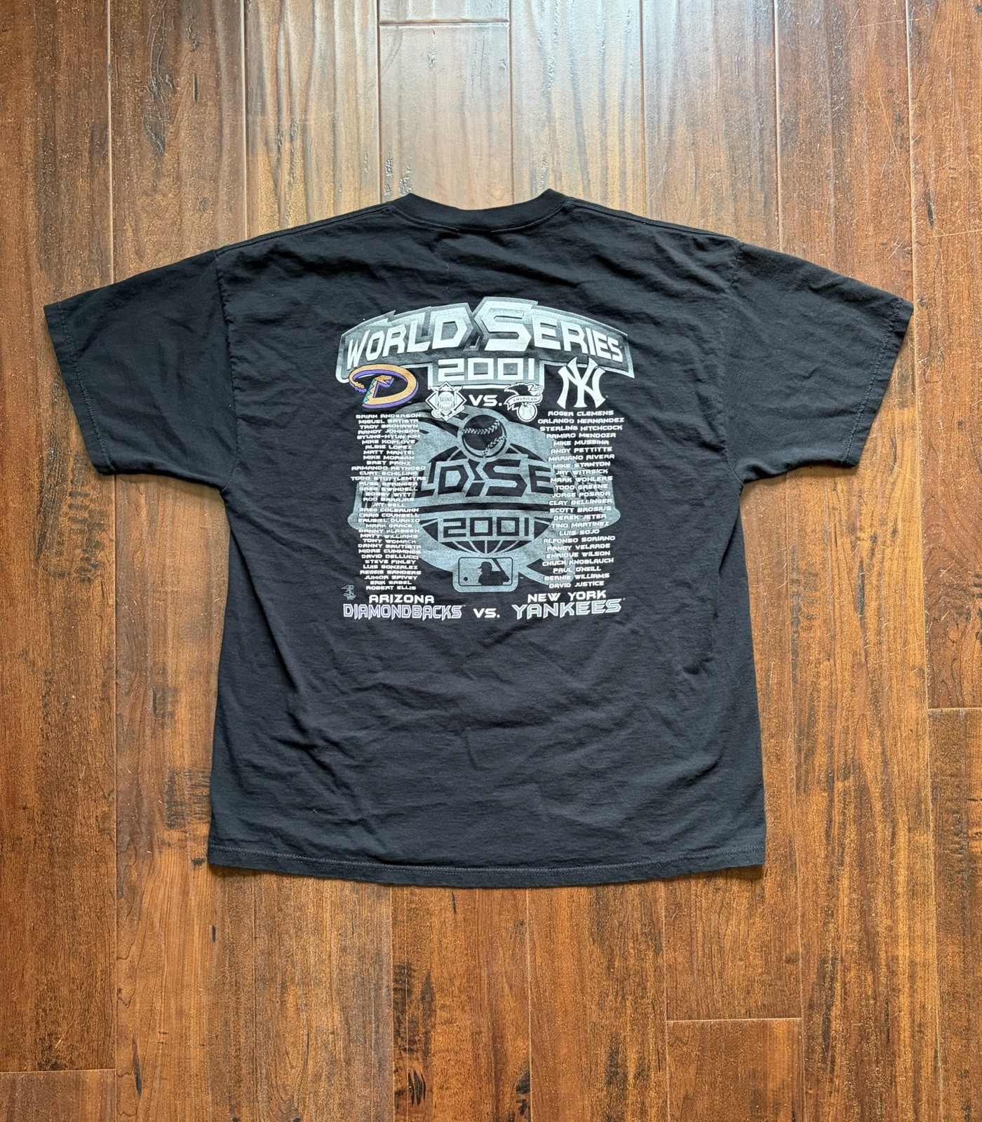 2001 World Series Diamondbacks vs Yankees Tee sz XL measurements pictured