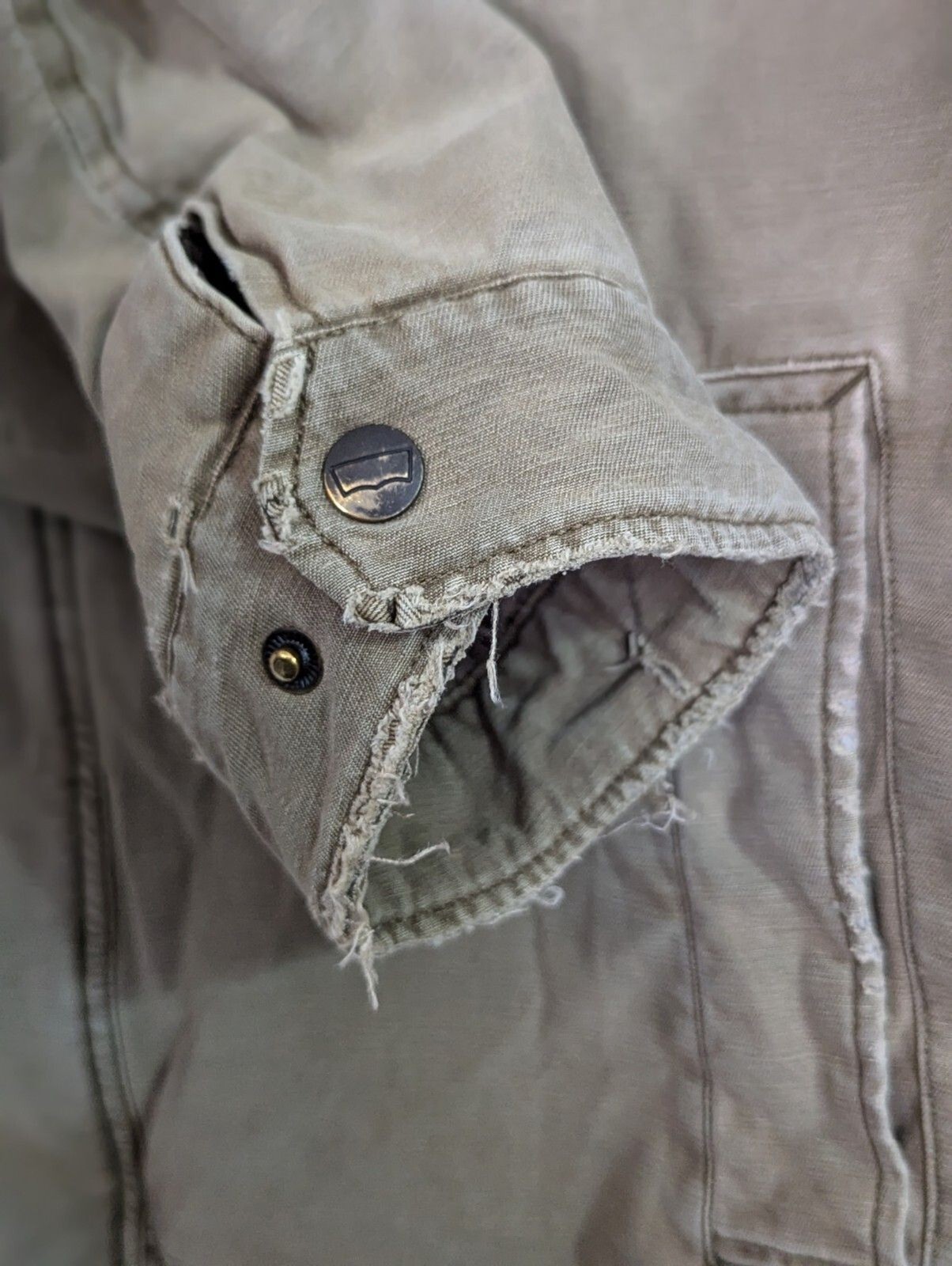 Levis Utility Jacket Mens XXL Beige Canvas Zip Snap Quilted Lined Distressed