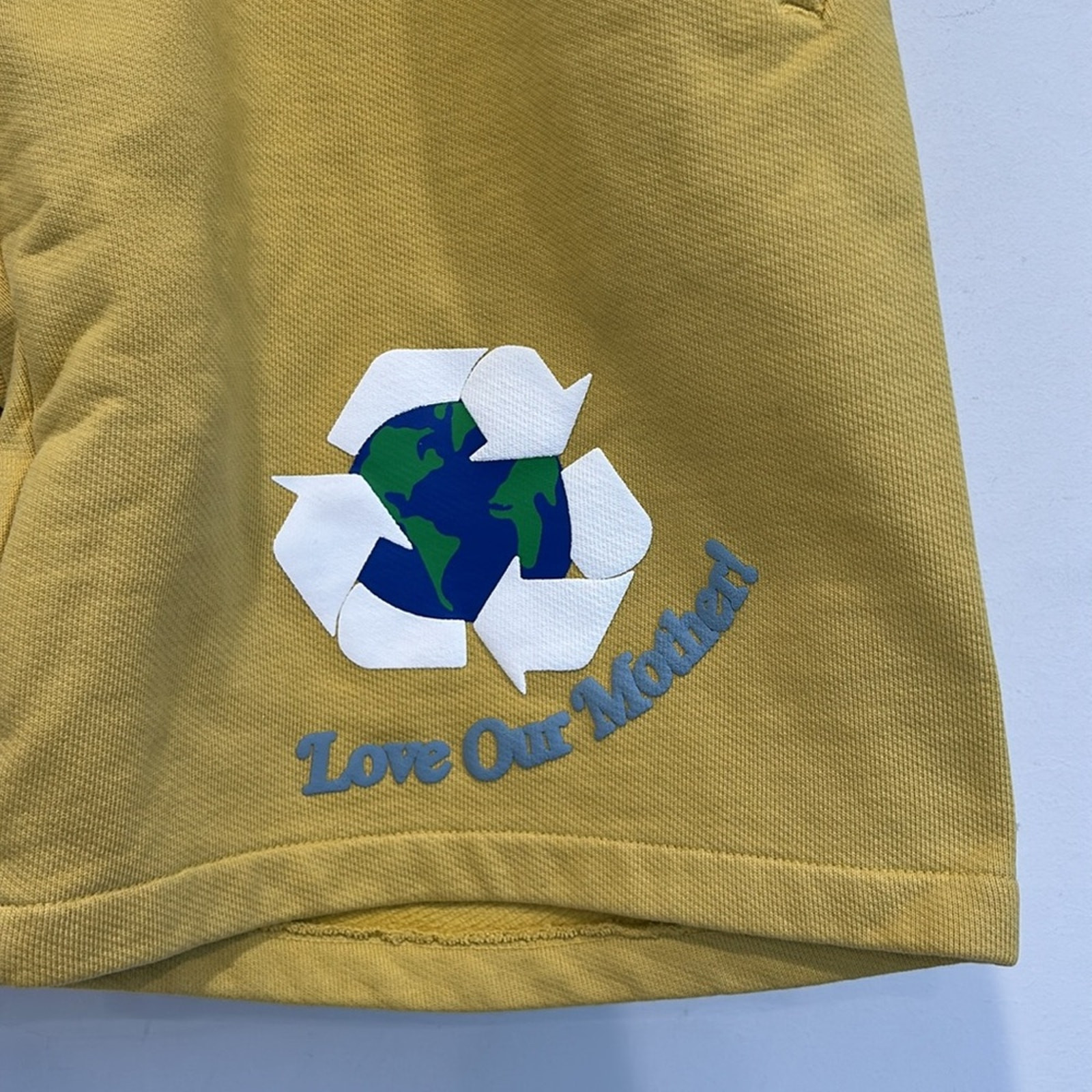 Brand New MADHAPPY cotton love your Mother Earth Yellow Graphic Shorts men’s