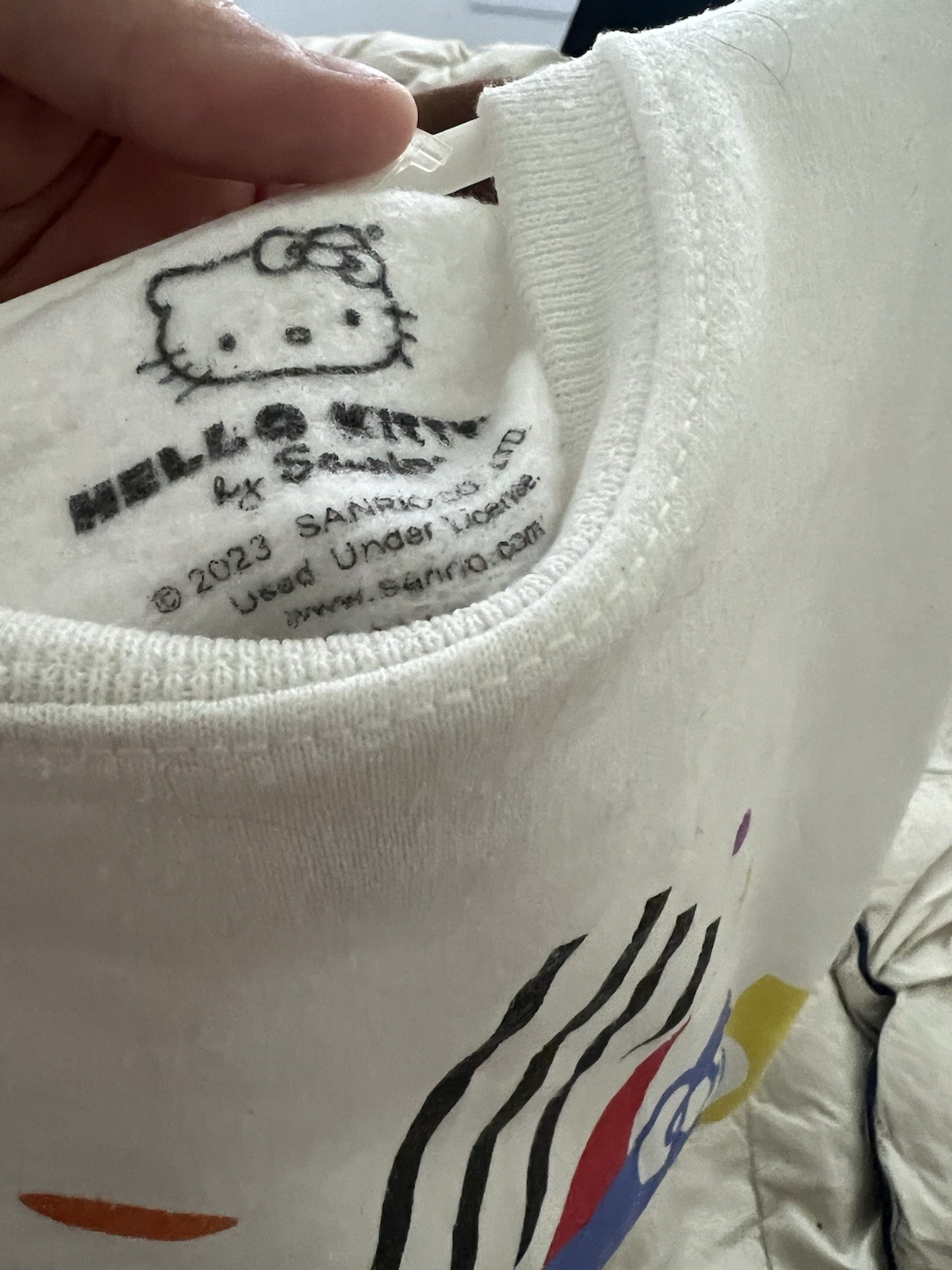 2023 GREAT Hello Kitty White Crewneck Sweatshirt with Multi-Color Graphic, M