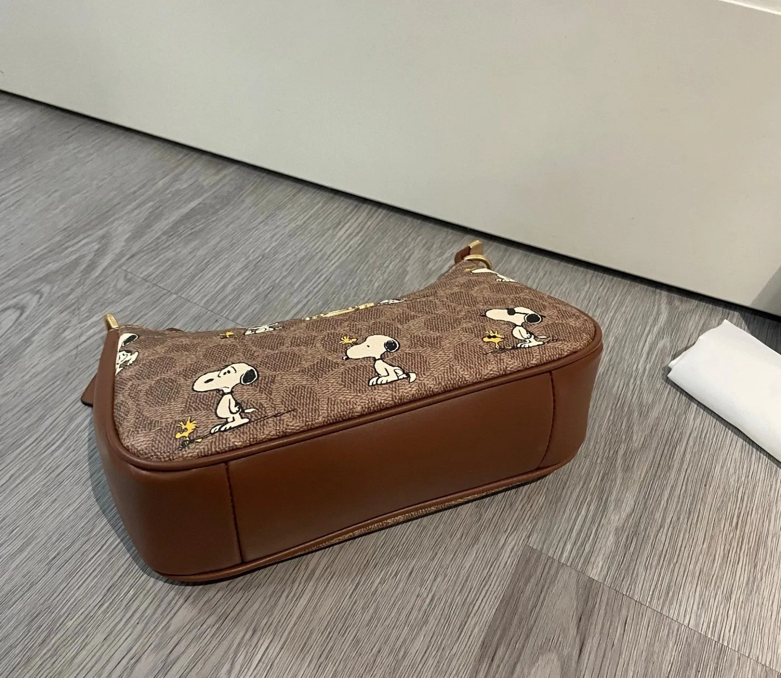 COACH x PEANUTS Teri Shoulder Bag Tan Brown Snoopy Print Signature Canvas CBJ88