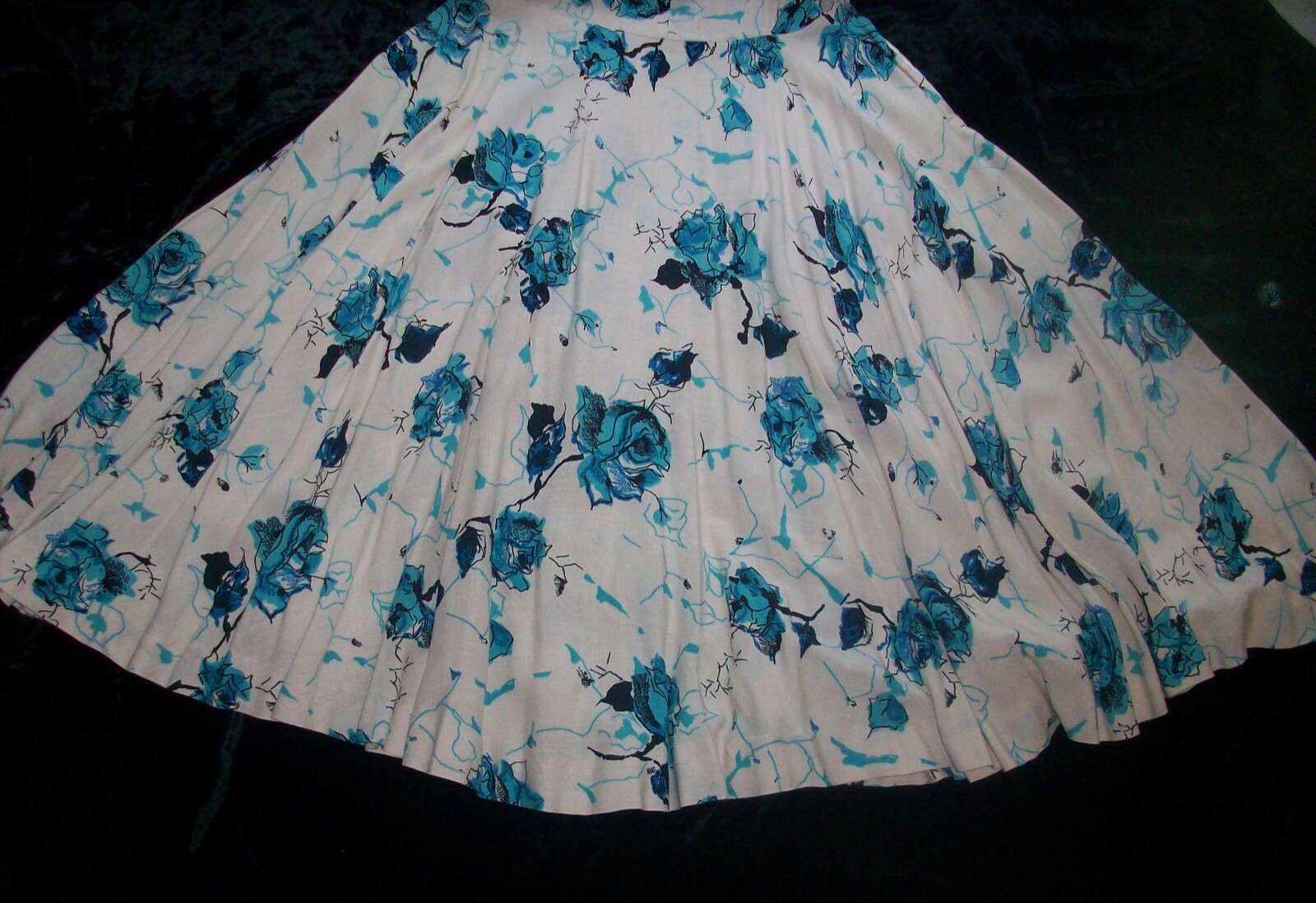Vintage 50s EVE CARVER Fine Cotton Circle Skirt Dress Beige & Turquoise Roses