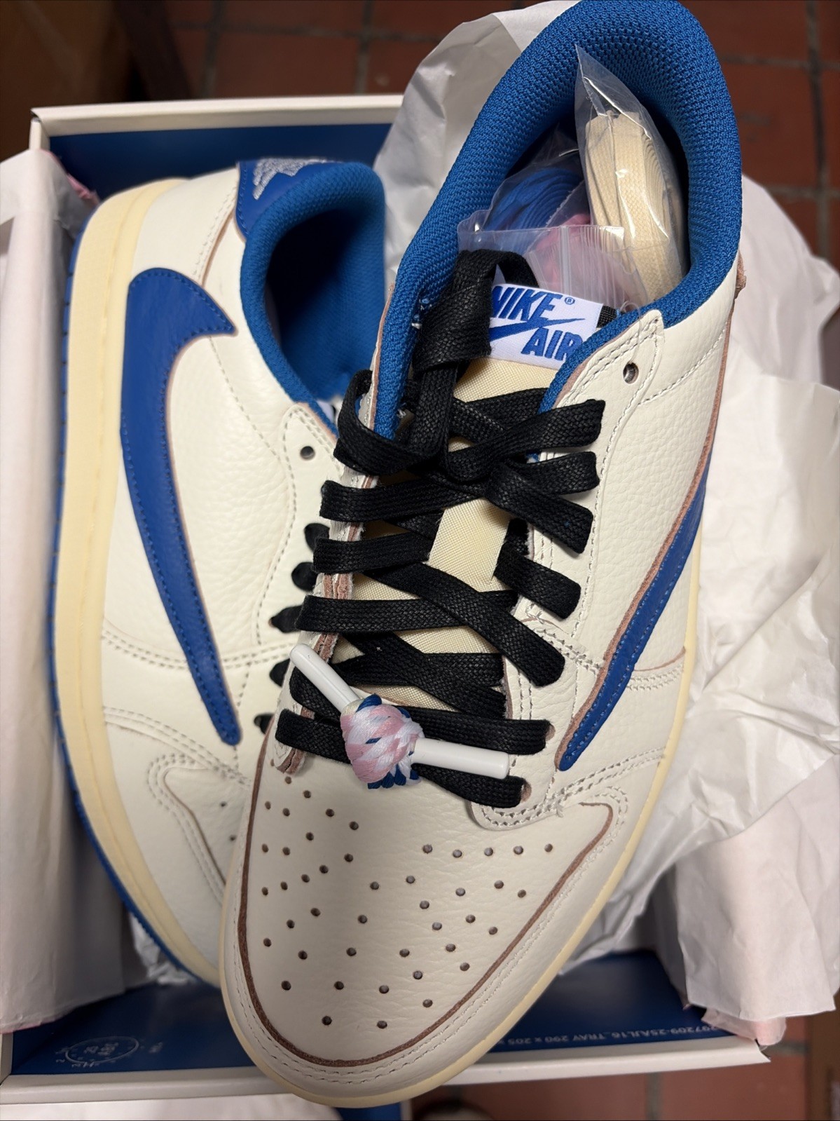 Size 8.5 – Fragment Design x Travis Scott x Air Jordan 1 Retro OG SP Low Sail…