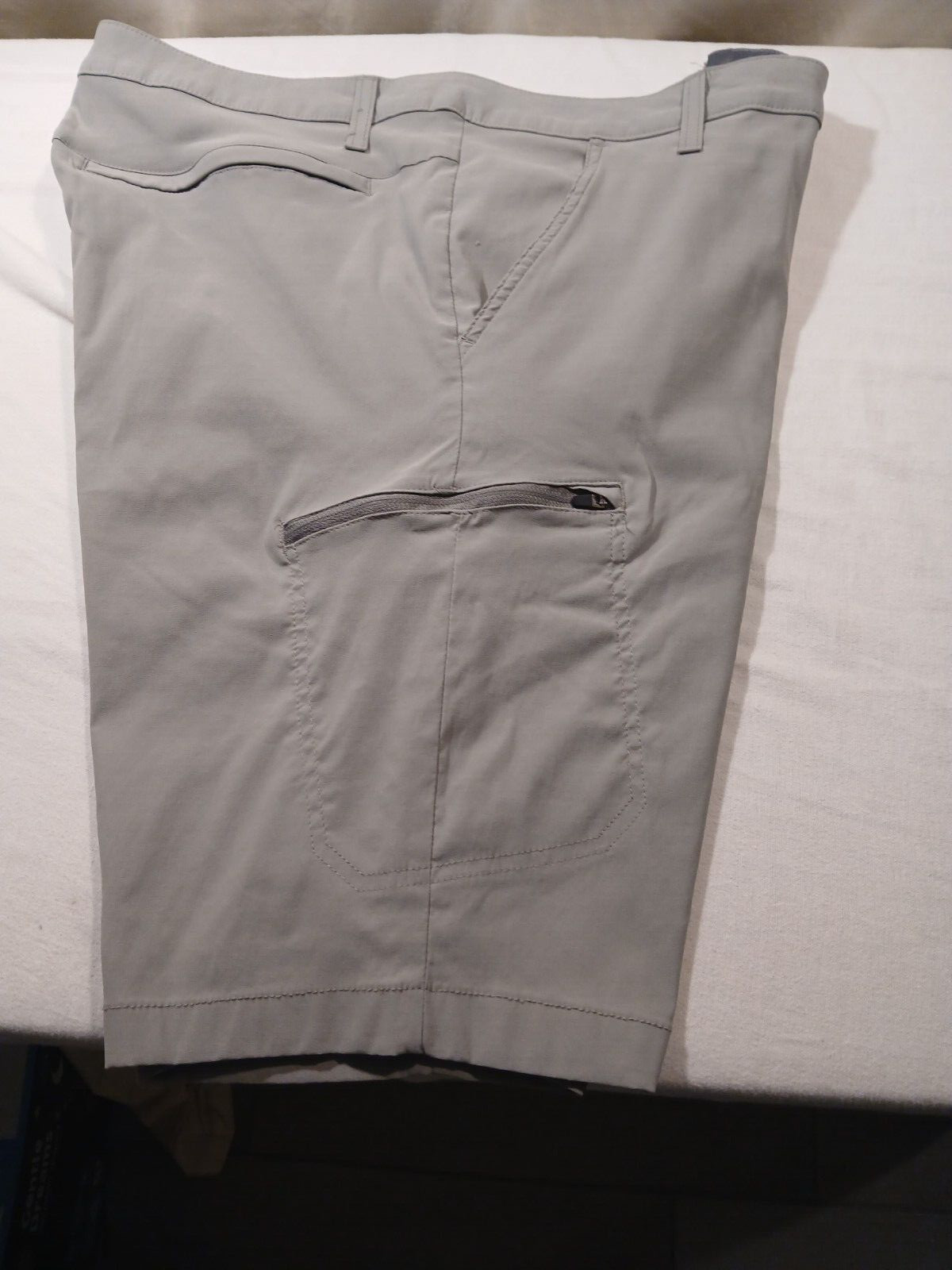 Weatherproof Hike/Casual Zipper Cargo Shorts 40×11 Color Gray 95%Nylon/5%Spandex