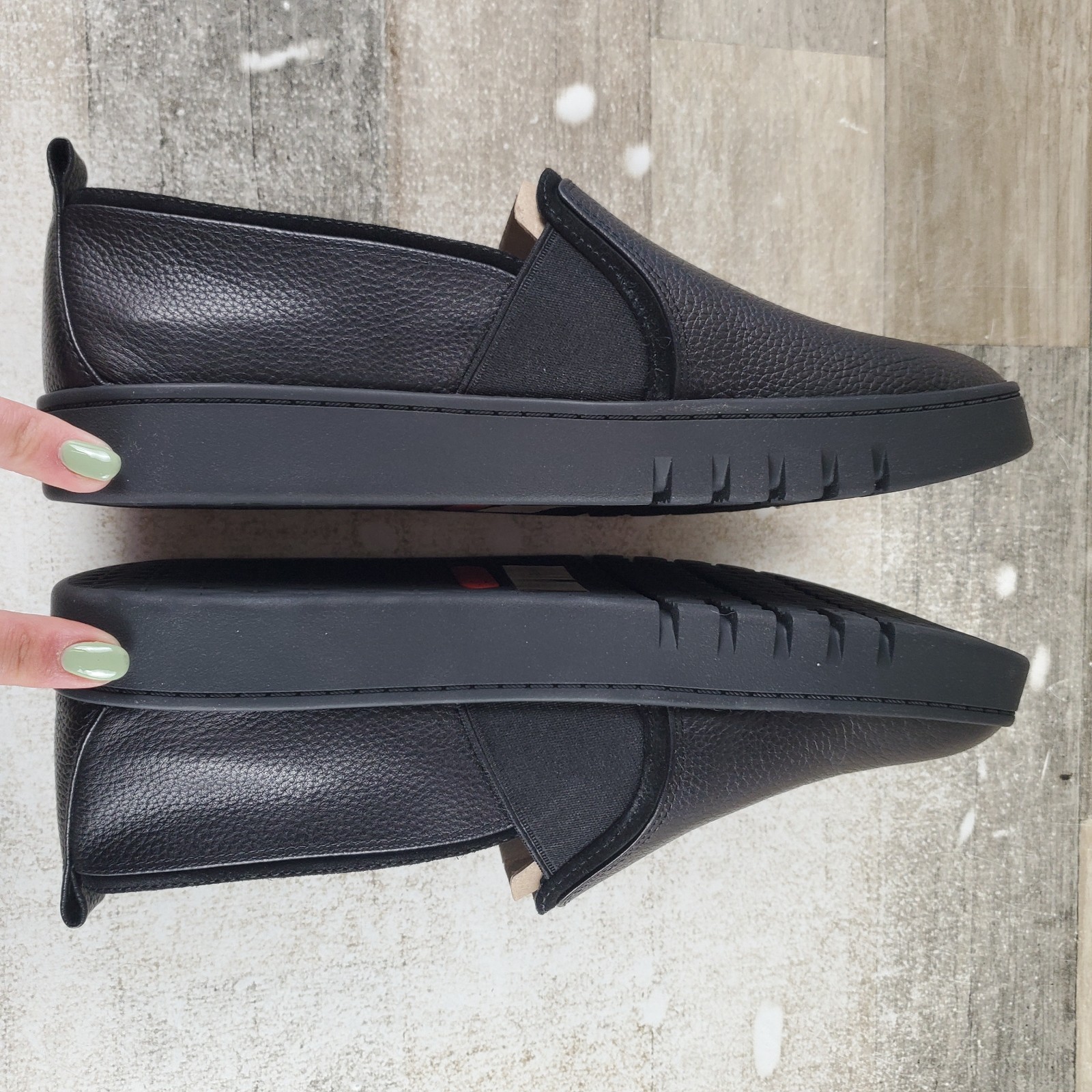 Vionic Cambria Womens Loafer Sz 8.5 Black Leather Elastic Gore Slip On Round Toe