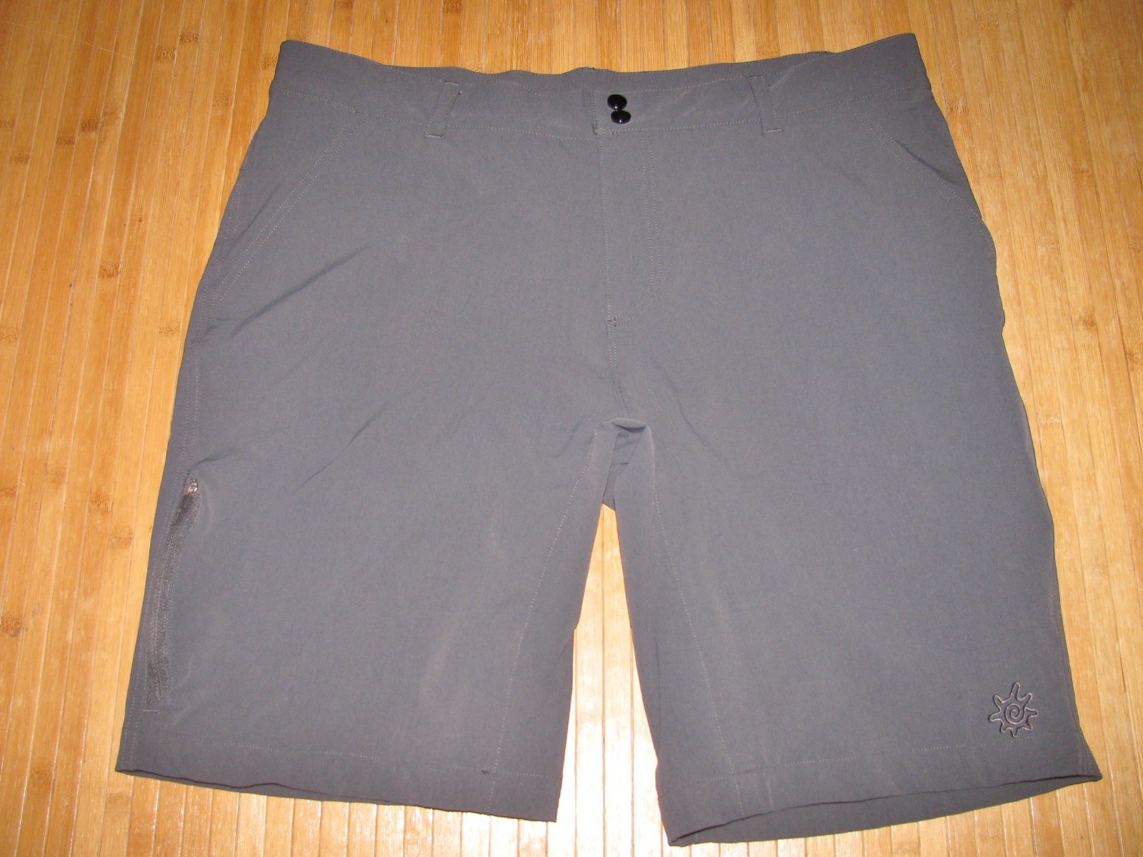 SKINZ UV Shorts HIKING Walking GOLF Size XL ( 38 ) Nylon Spandex DARK GRAY