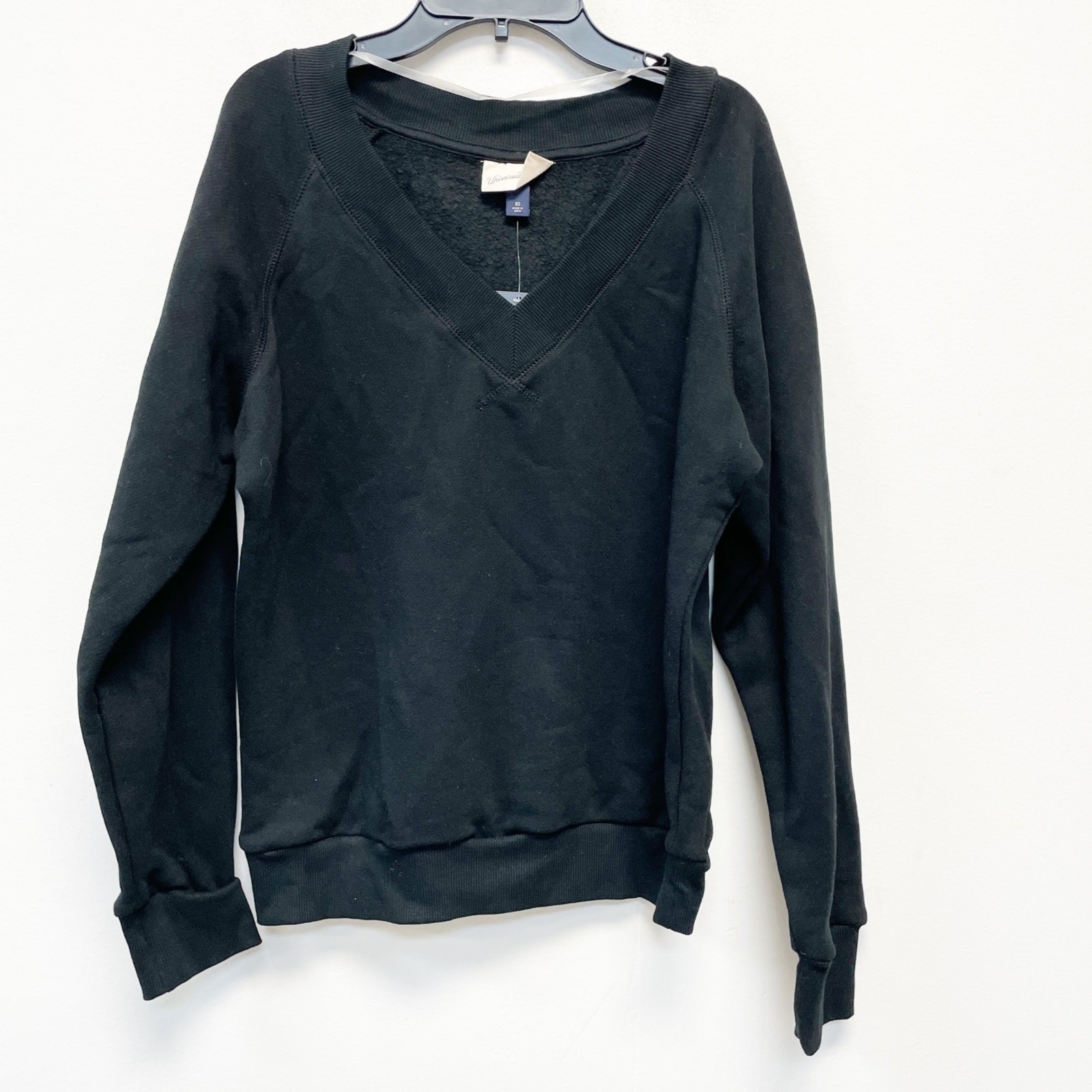 Universal Thread Women’s Leisure Studio Sweatshirt Black Size XS