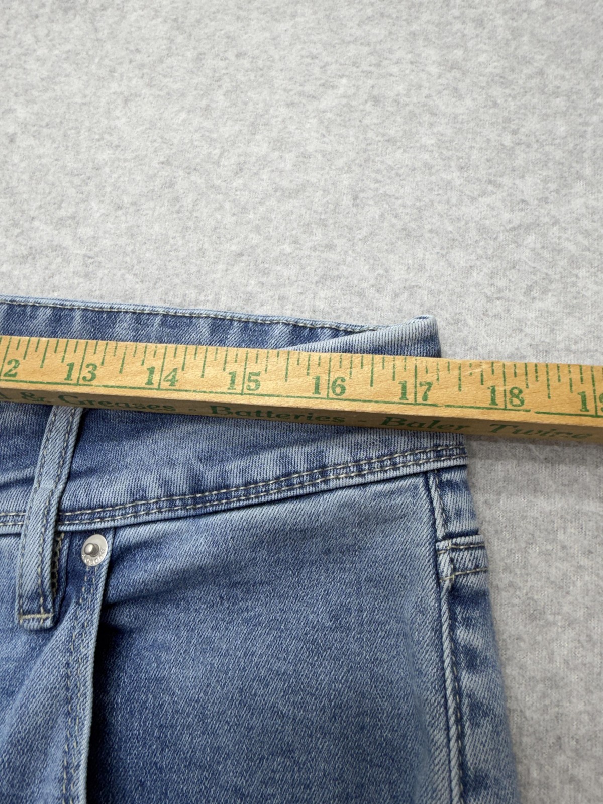 Hudson Jeans Womens 35×28.5 Blue Medium Wash Straight Stretch Denim Tag 12