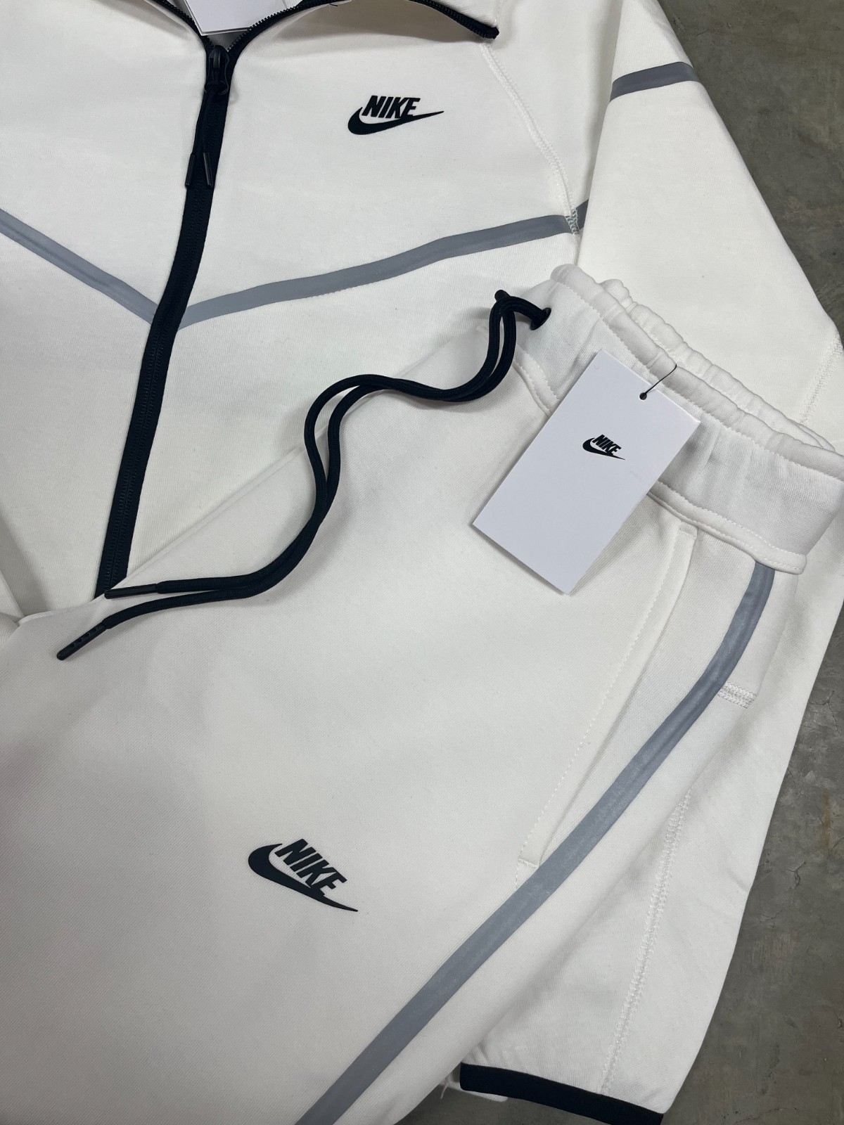 Size Small – Nike Tech White Reflective Full-Zip Hoodie & Joggers FREE SHIPPING