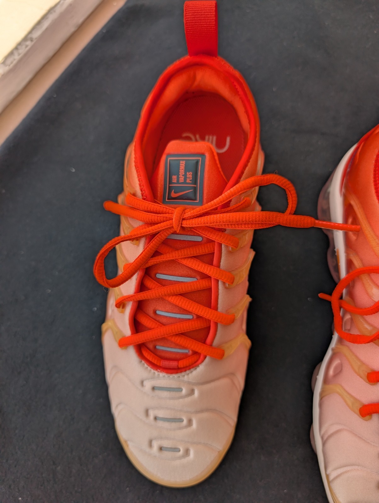 Nike Air Vapormax Plus Women’s Size 9 Guava Ice Rush Orange DQ8588-800