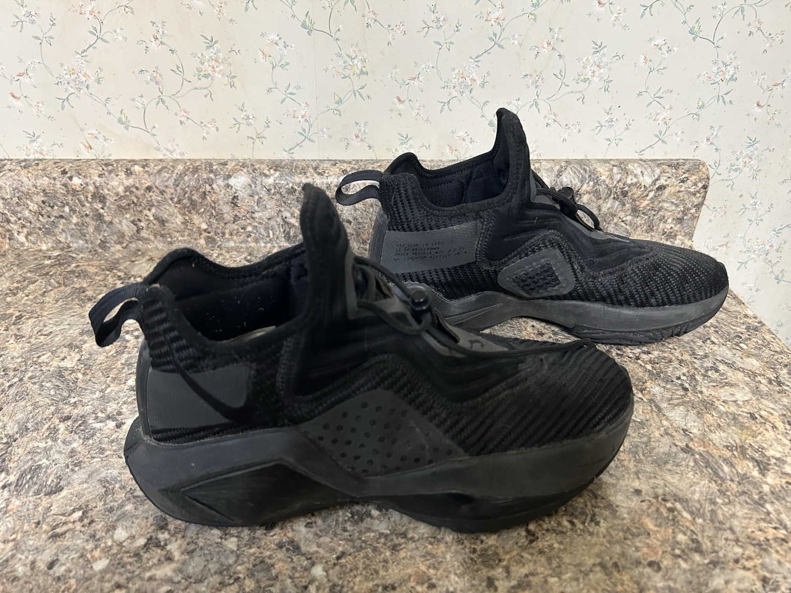 LeBron Soldier XIV Men’s Basketball Shoes Black/MDK Grey, CK6024 003