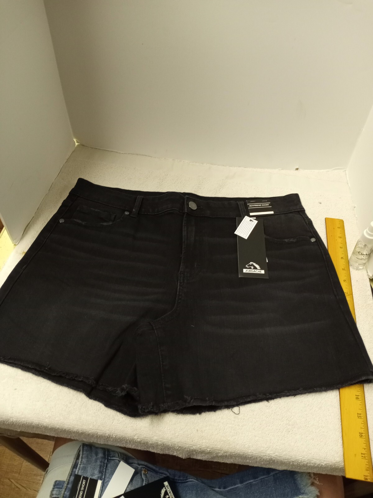 Jordache Boyfriend Shorts Size 14 frayed hem