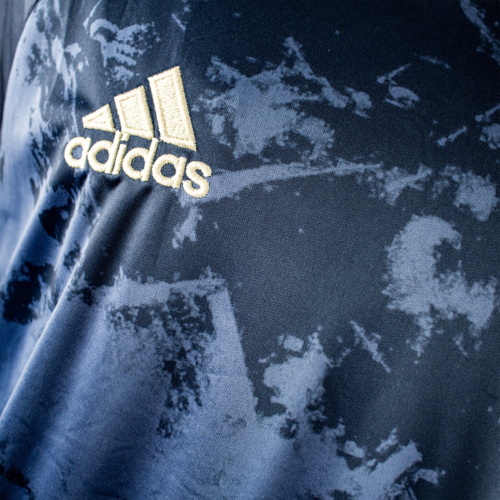 ADIDAS New Blue Yellow Men Activewear Atheltic Jersey Top Size M
