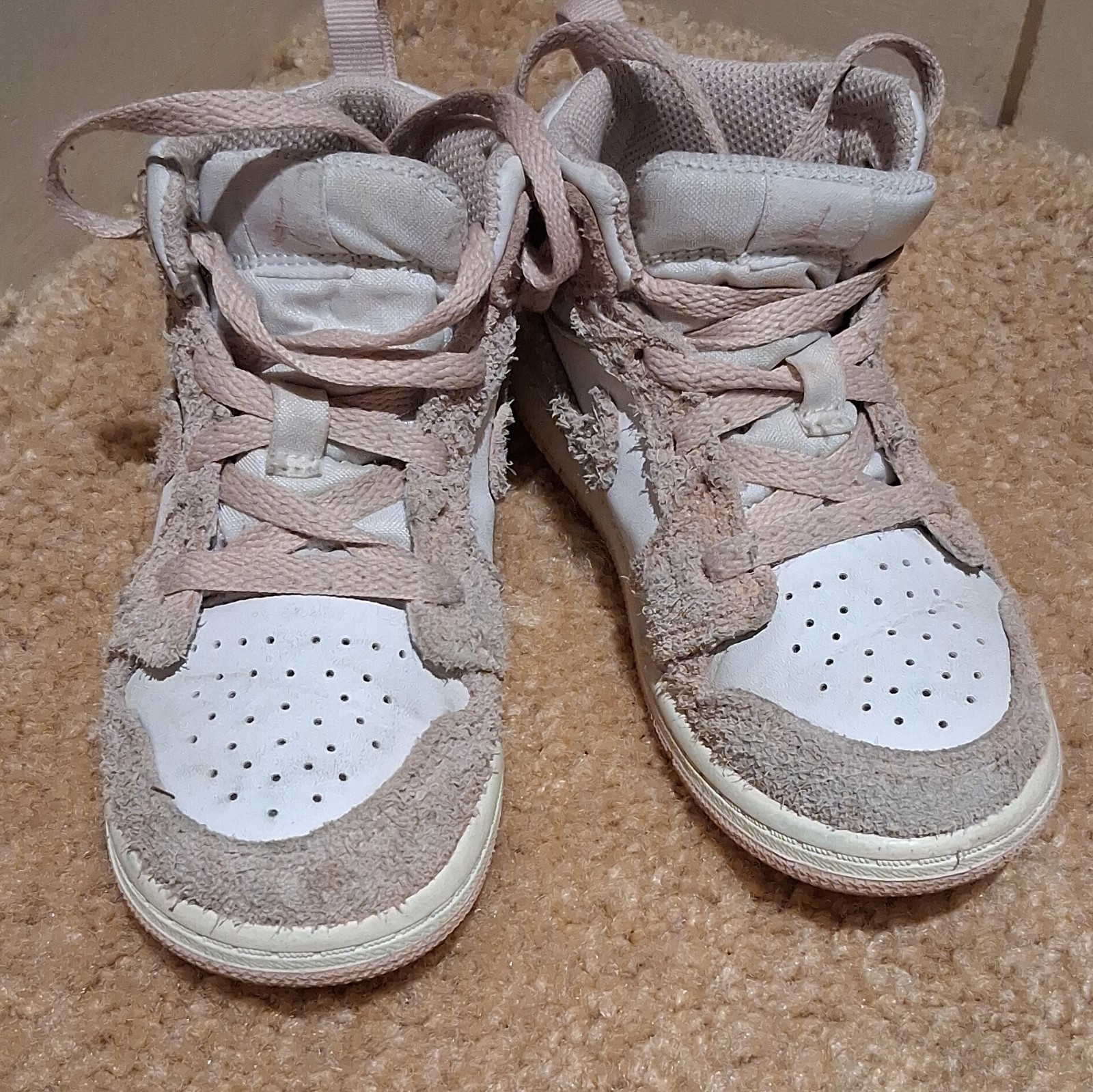 Jordan Air Jordan 1 Mid Pink White Unisex Kids Mid Top Lace Sneakers 9C EU26