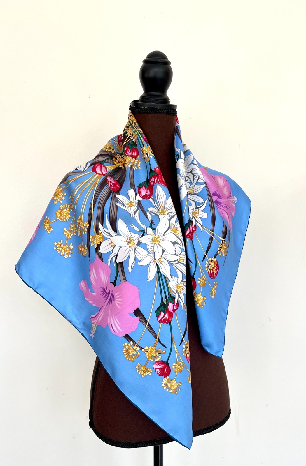 New Salvatore Ferragamo Scarf Bandana Floral Garden Blue Pink Silk Head Wrap