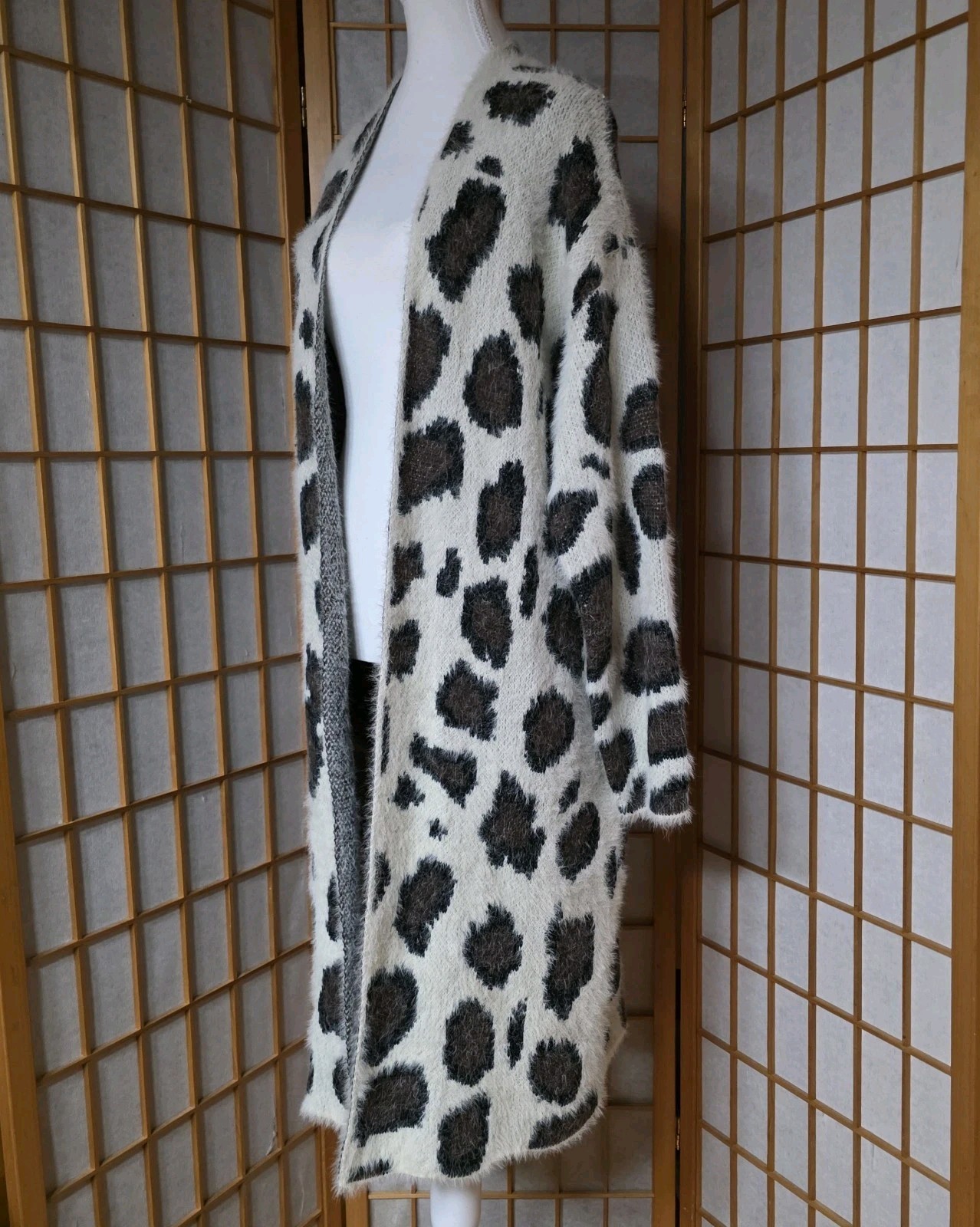 Davi & Dani Cardigan Sweater Womens Lg Open Front Animal Print Fuzzy Longline