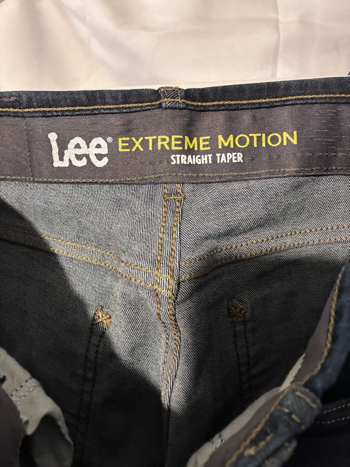 Lee Extreme Motion Straight Taper Men’s 32/32 Dark Wash Jeans