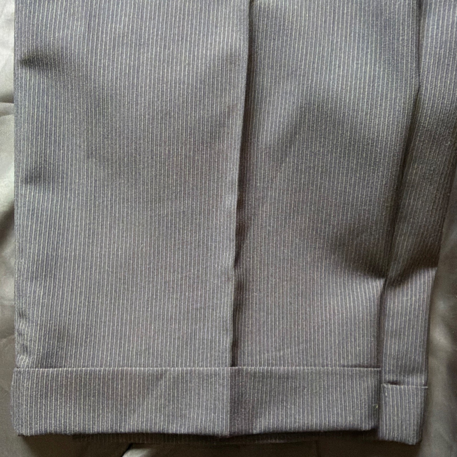 Van Heusen Men’s 2-Piece Gray Striped Suit 2SB 2-Button Pleated Notch Lapel