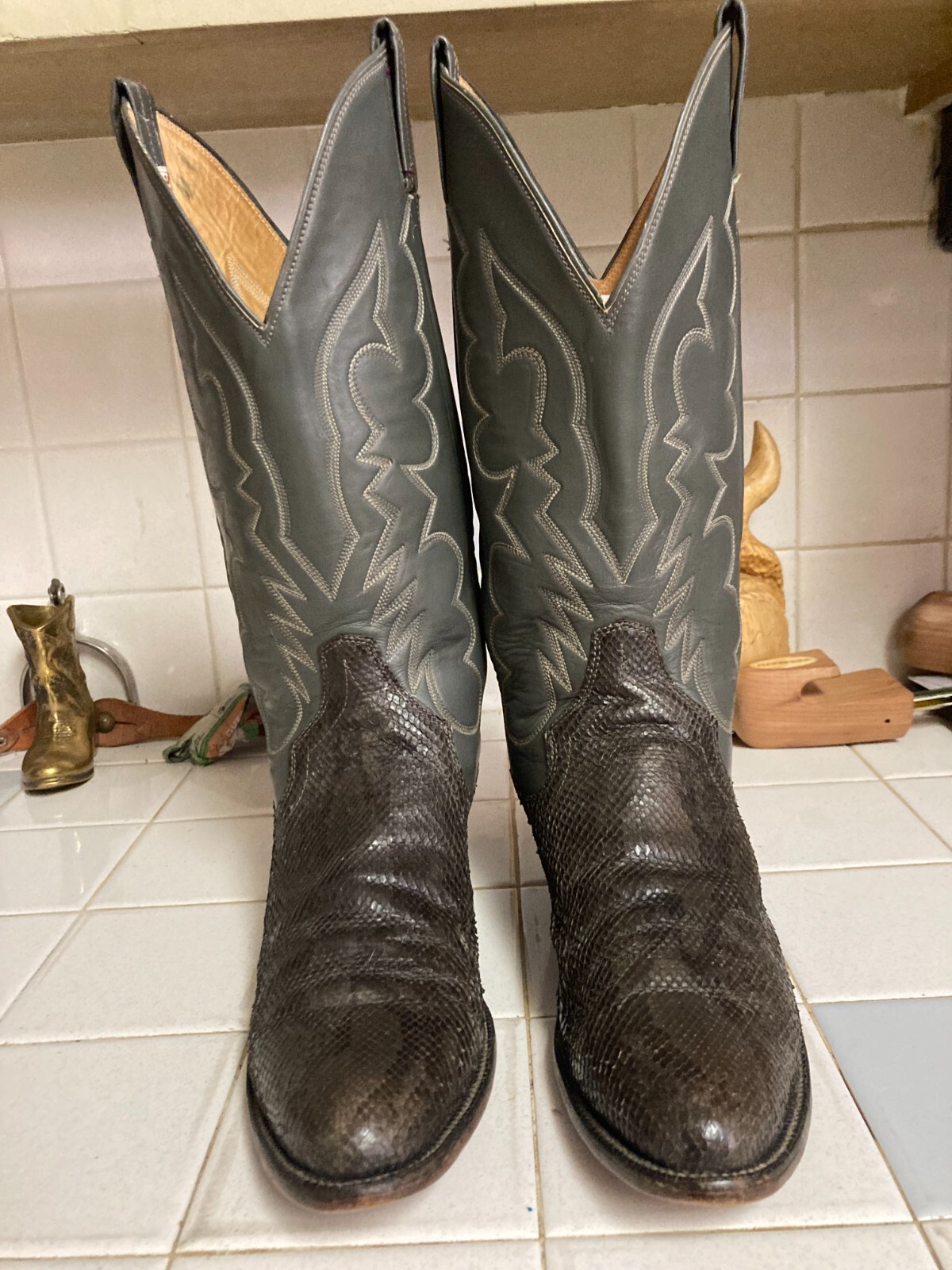 Vintage Sanders Handcrafted Boots Silver Snakeskin & Leather Pull on Men 9 B